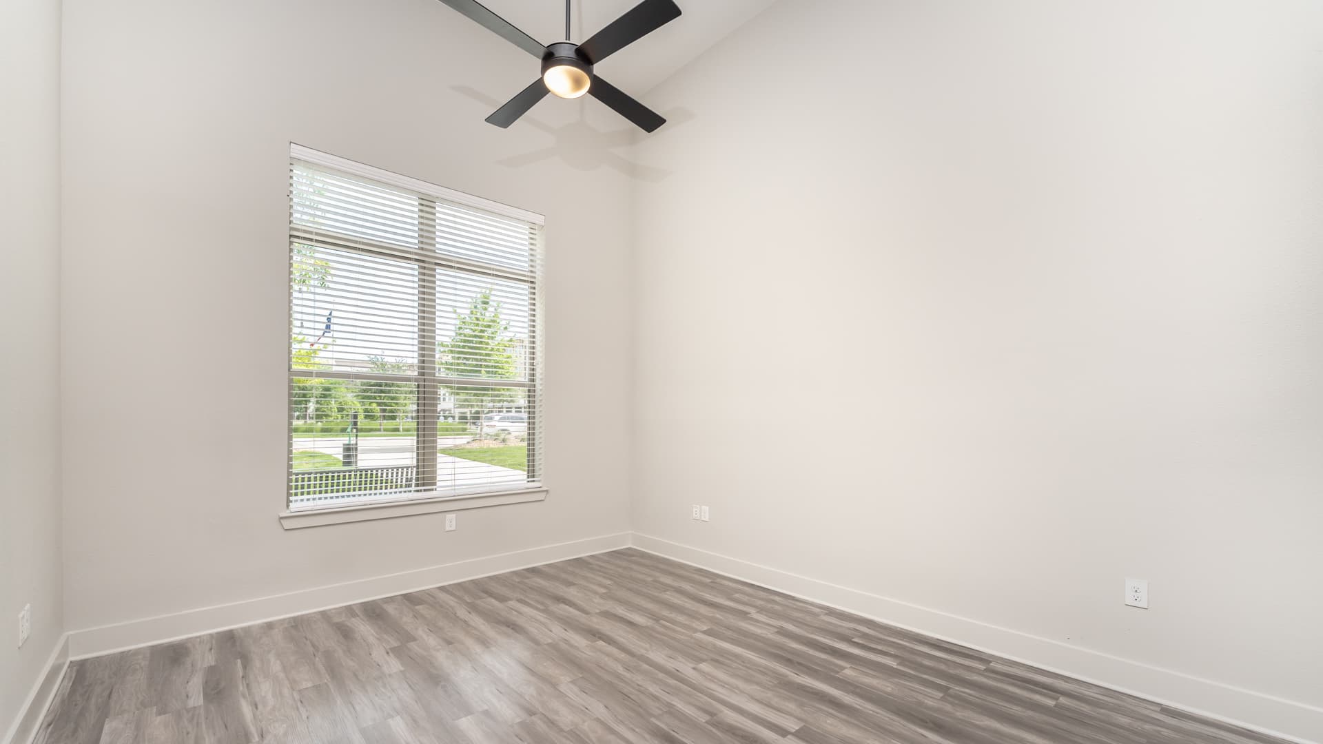 Ayla Stonebriar Apartments 3 of 8