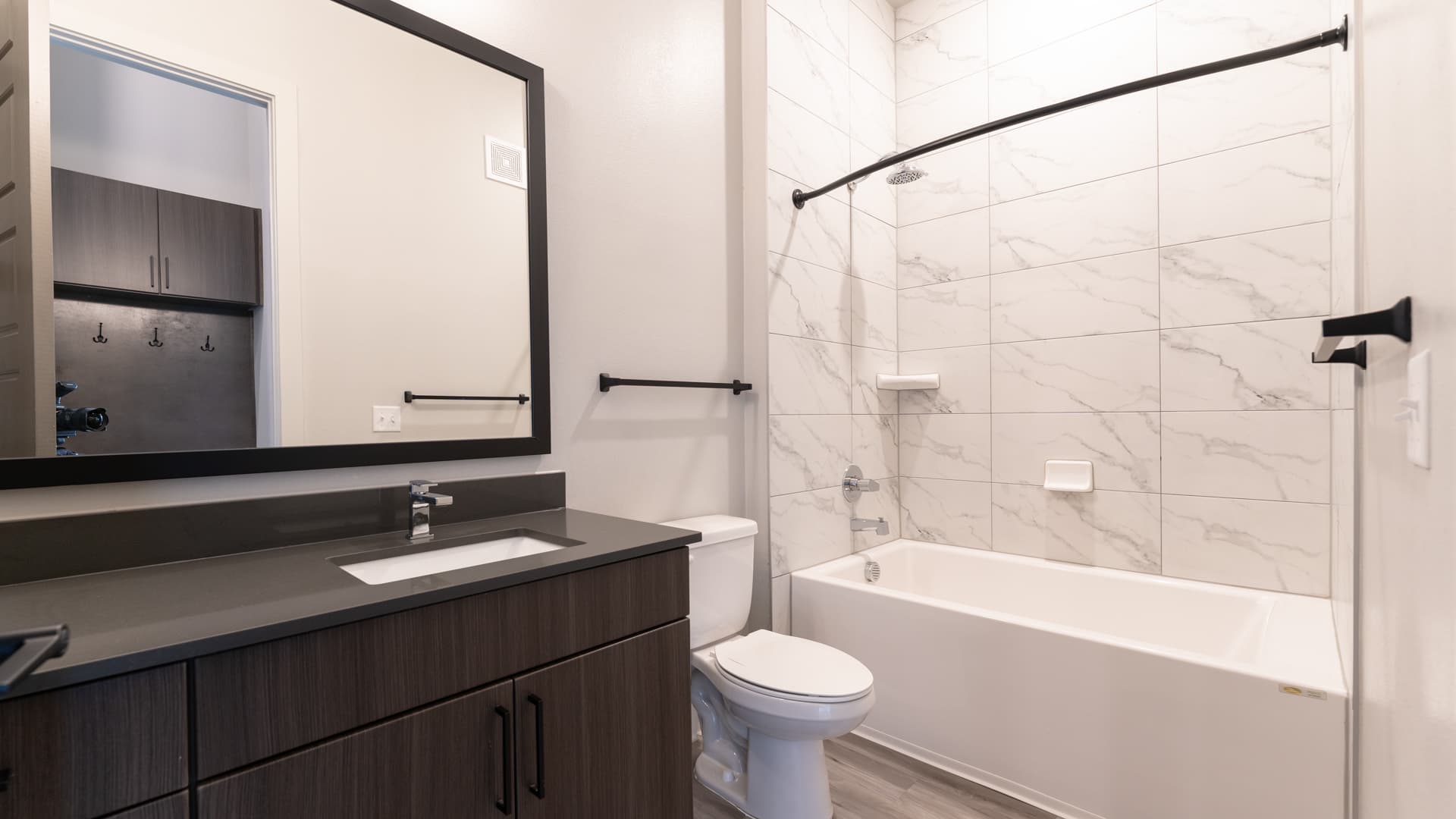 Ayla Stonebriar Apartments 3 of 8