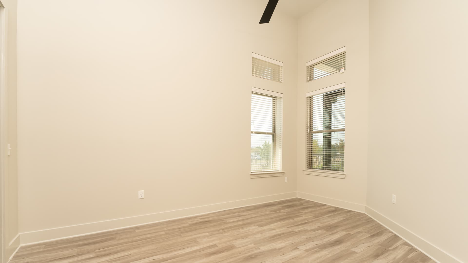 Ayla Stonebriar Apartments 5 of 8