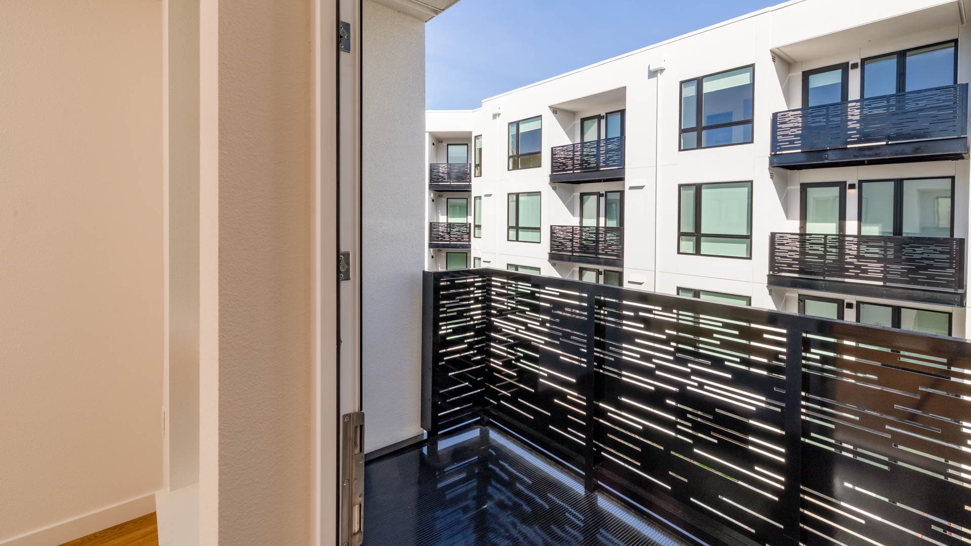 Lorien Ivy Apartments 6 of 11