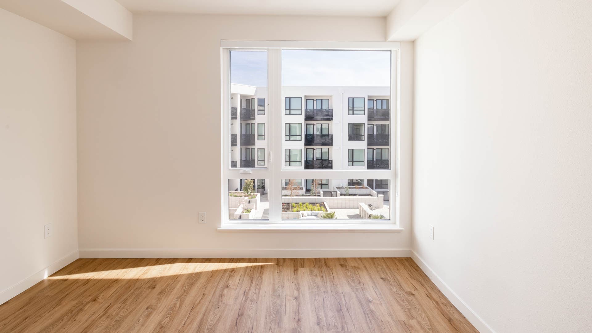 Lorien Ivy Apartments 5 of 9