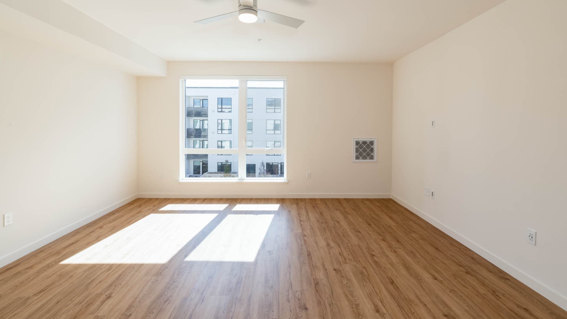 Lorien Ivy Apartments 1 of 8