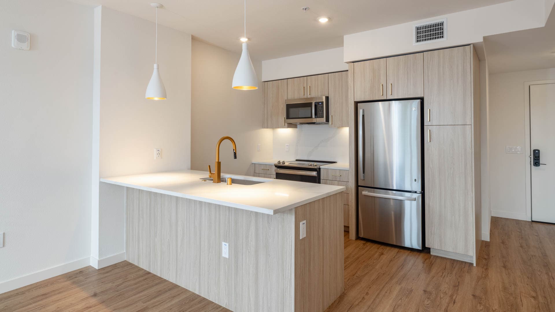 Lorien Ivy Apartments 2 of 9