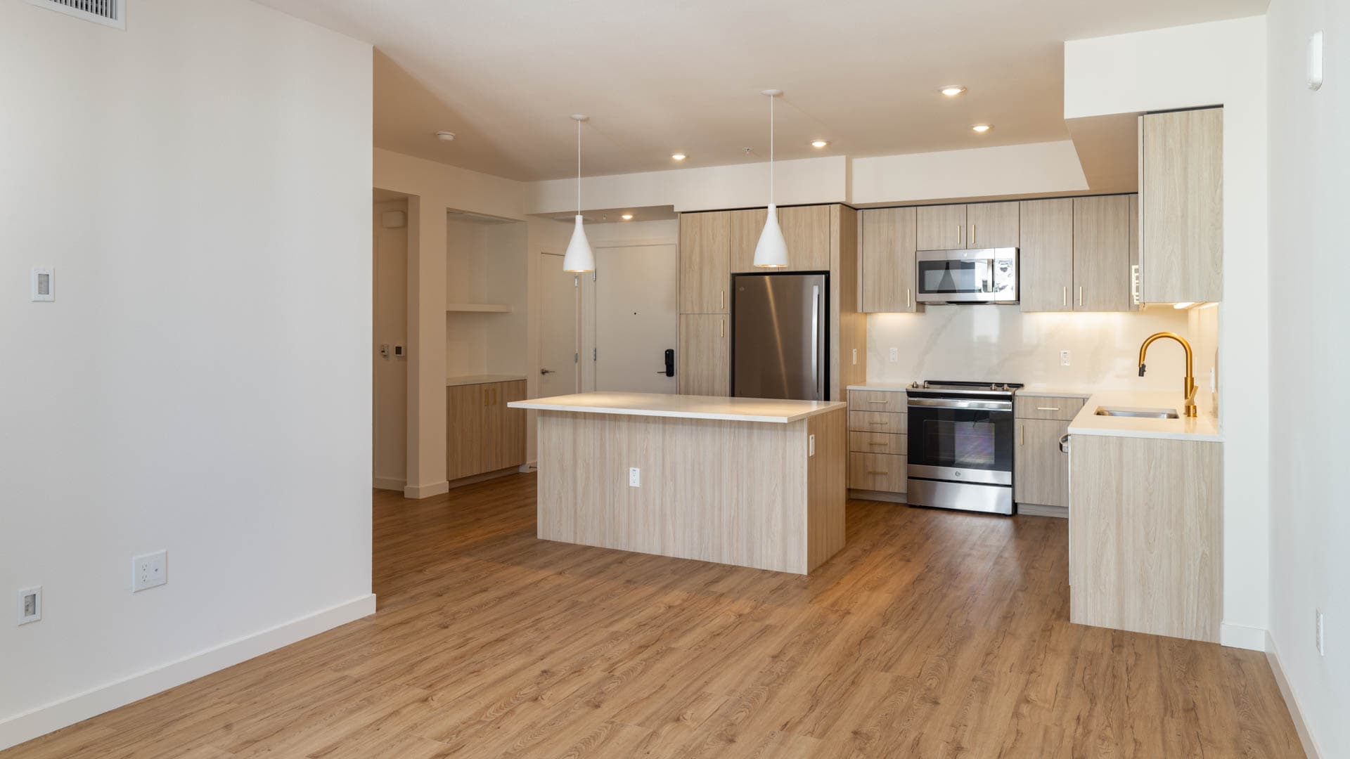 Lorien Ivy Apartments 4 of 17