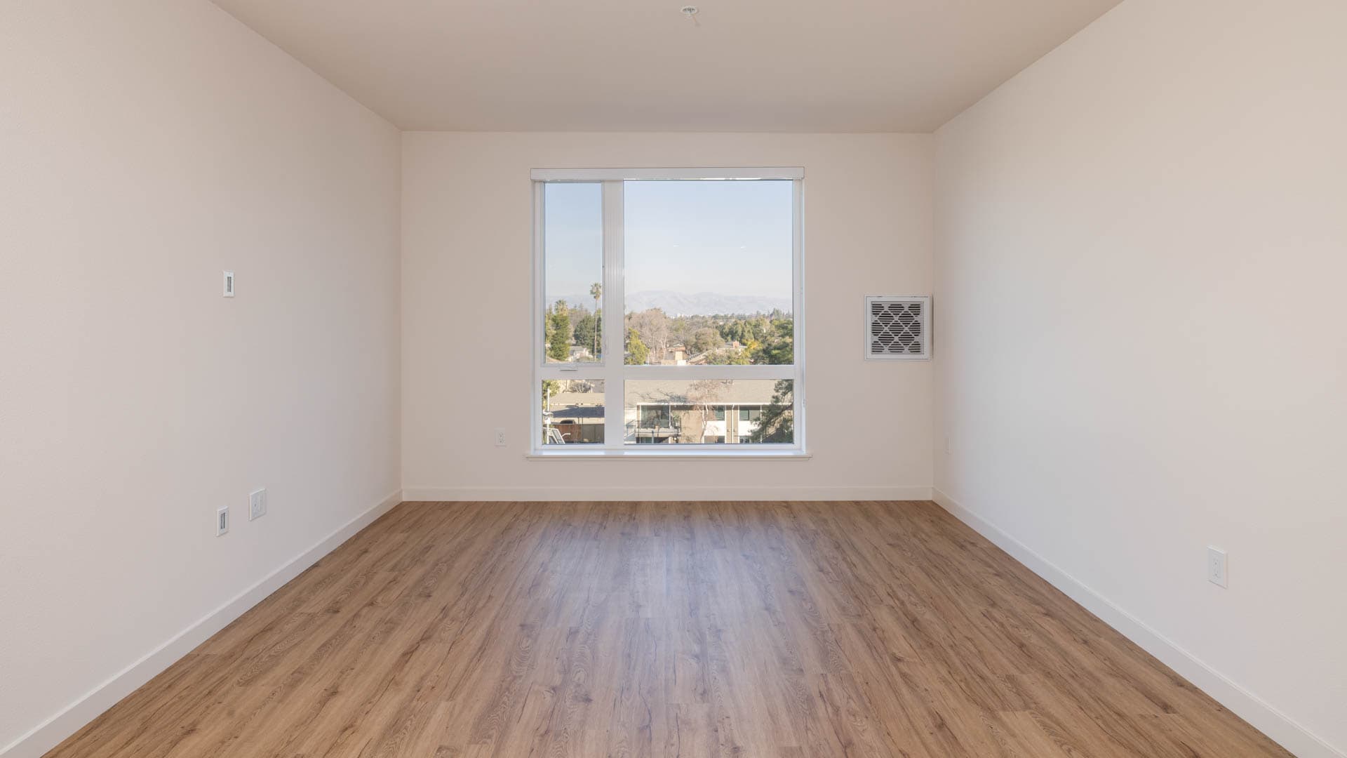 Lorien Ivy Apartments 1 of 8
