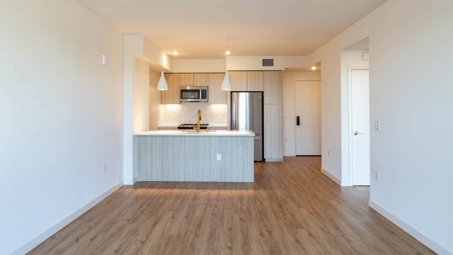 Lorien Ivy Apartments 2 of 8