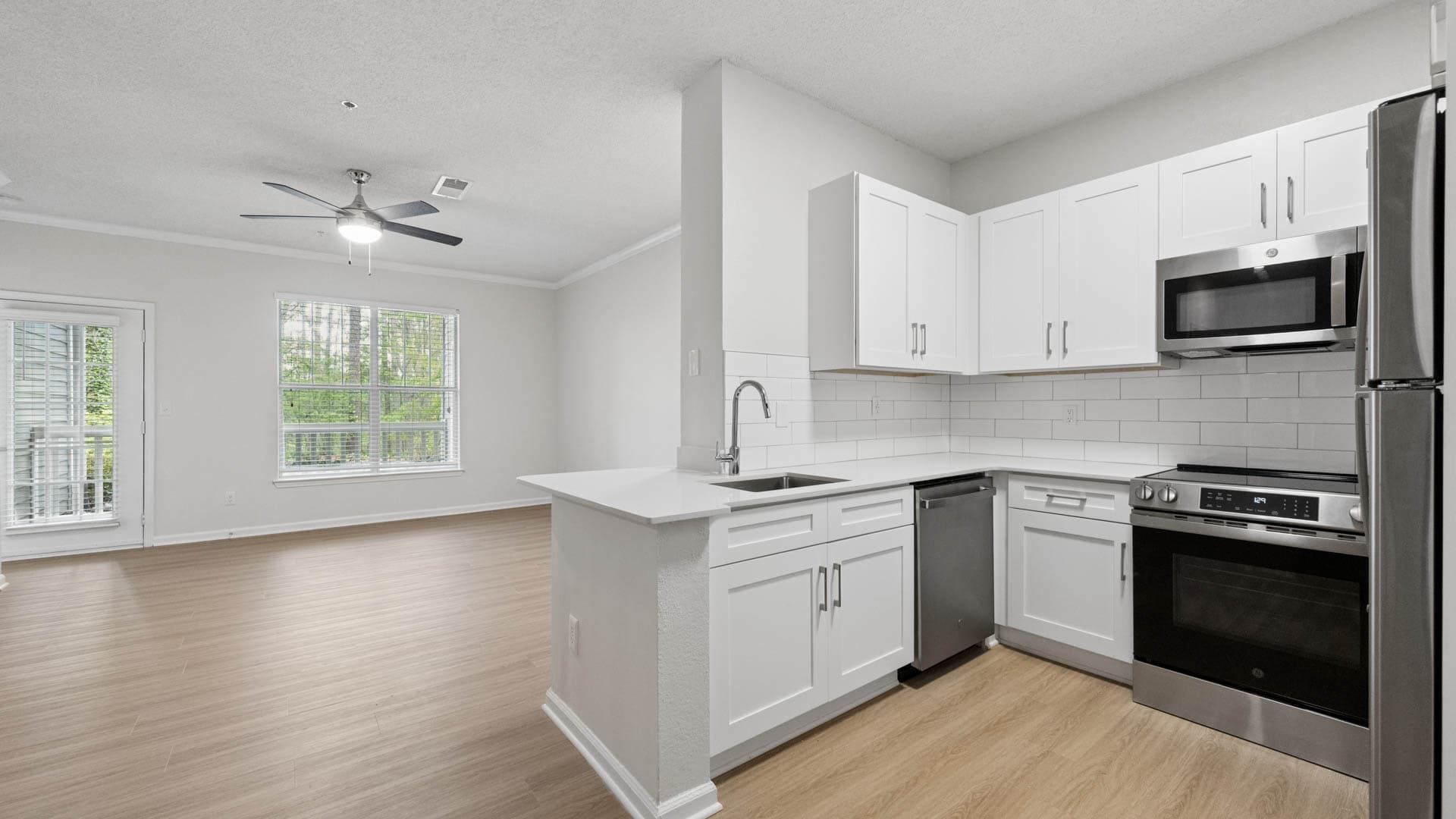 Lex Alpharetta Apartments 2 of 11
