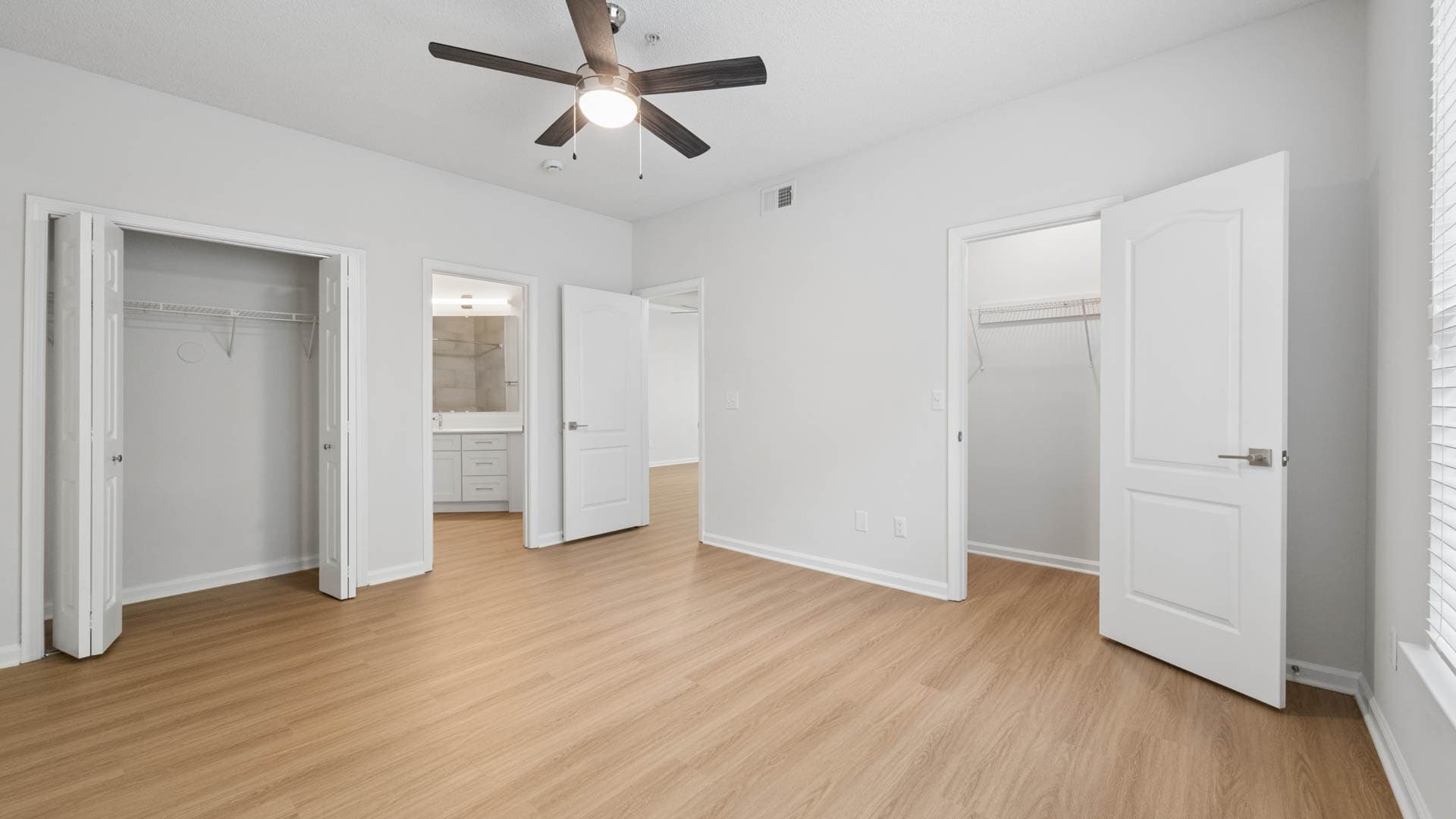 Lex Alpharetta Apartments 4 of 10