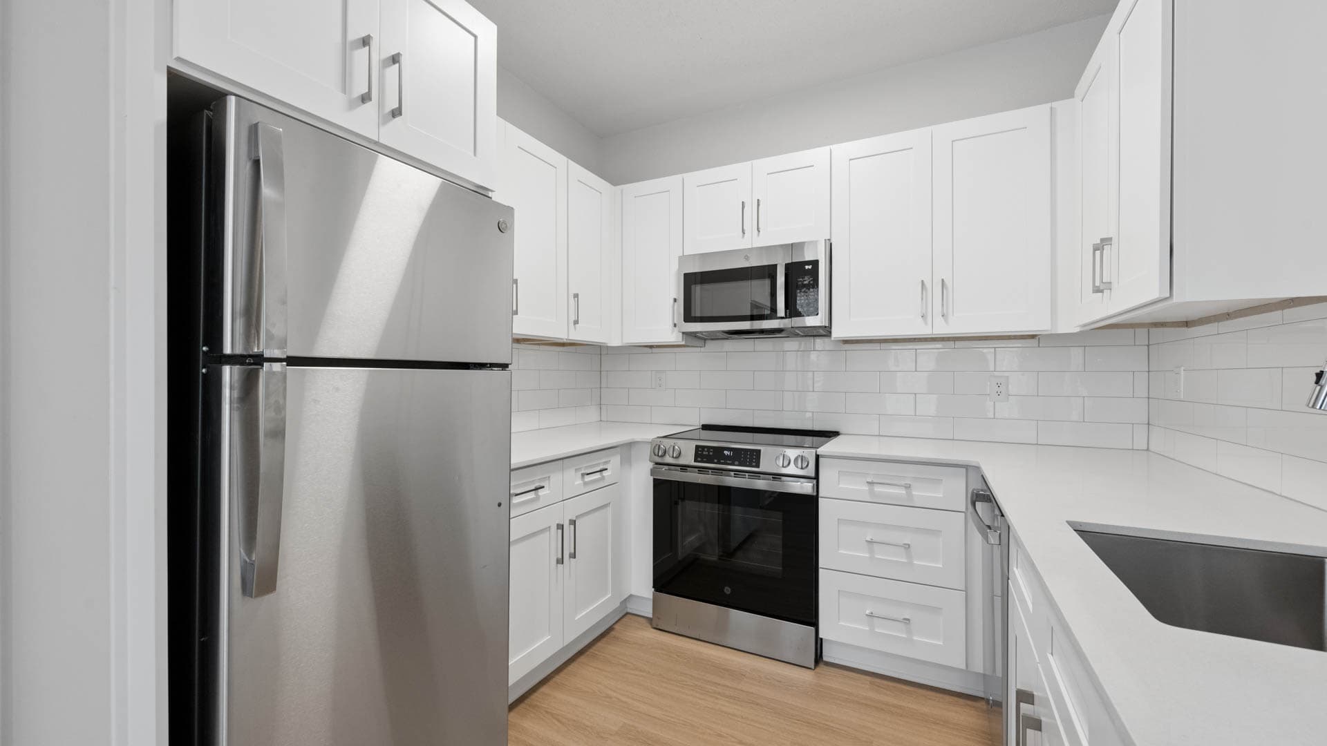 Lex Alpharetta Apartments 2 of 10