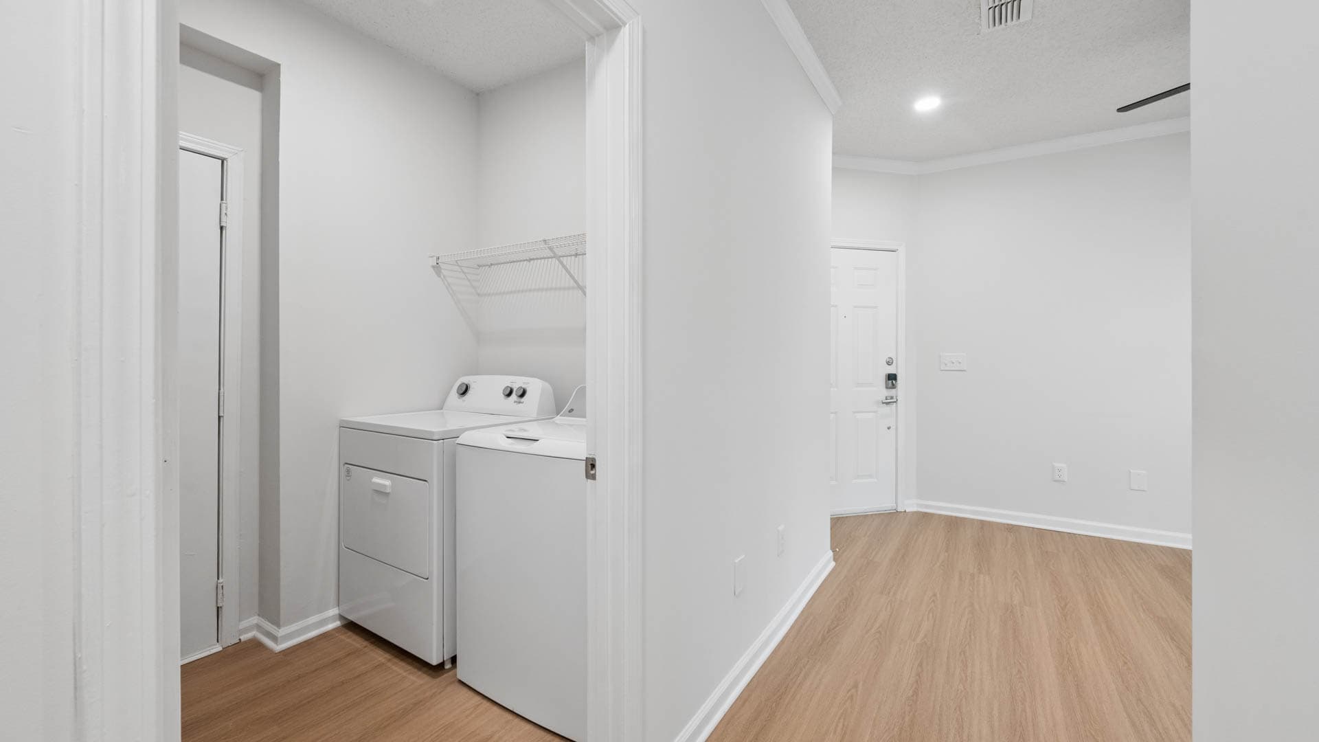 Lex Alpharetta Apartments 6 of 10