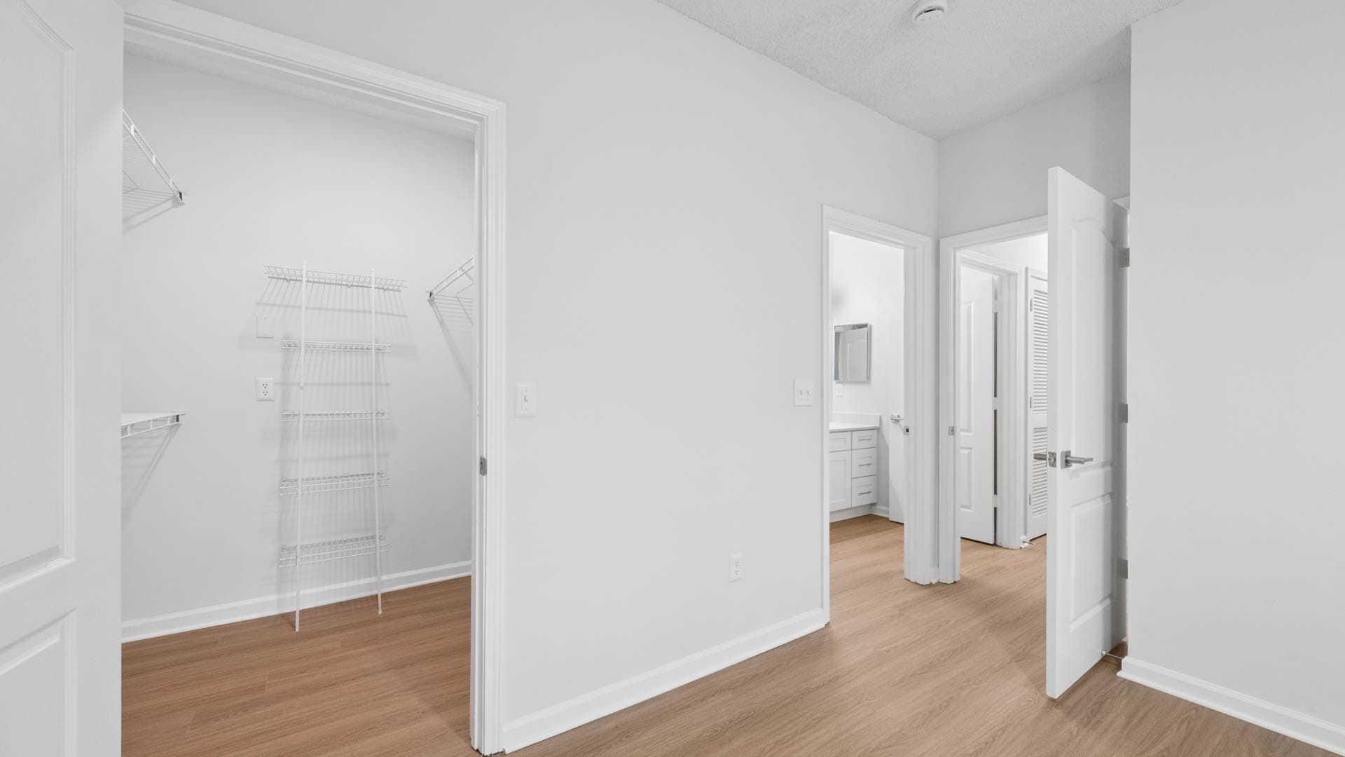 Lex Alpharetta Apartments 5 of 10