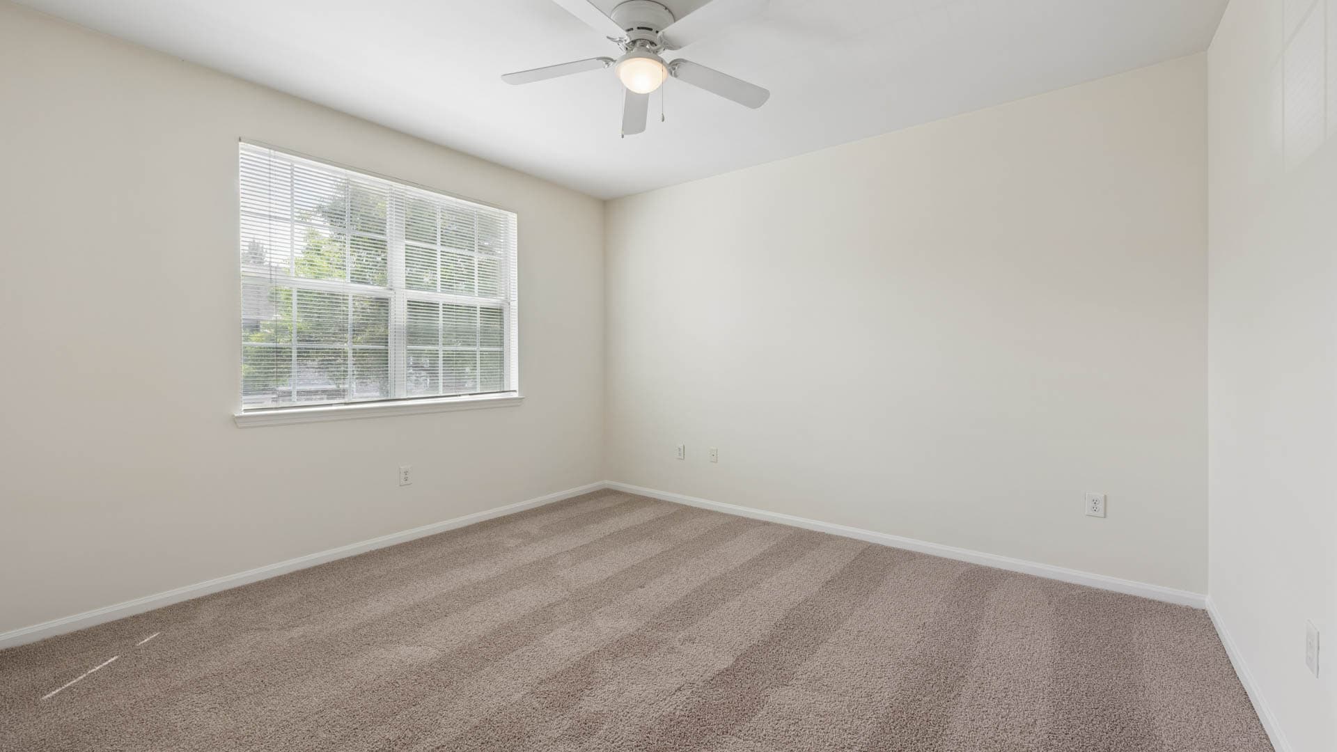 Summit Crossing Apartments 4 of 8