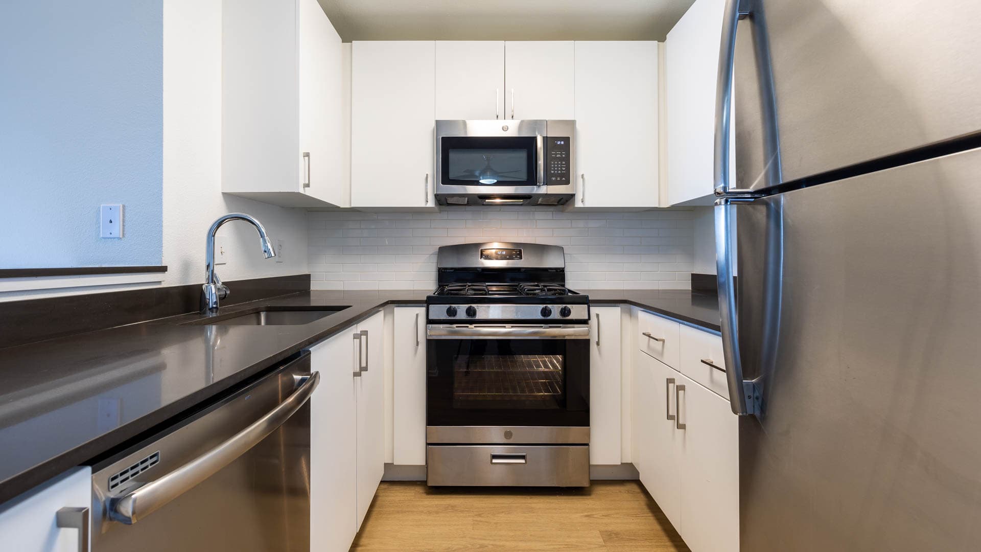Hathaway Apartments 4 of 11