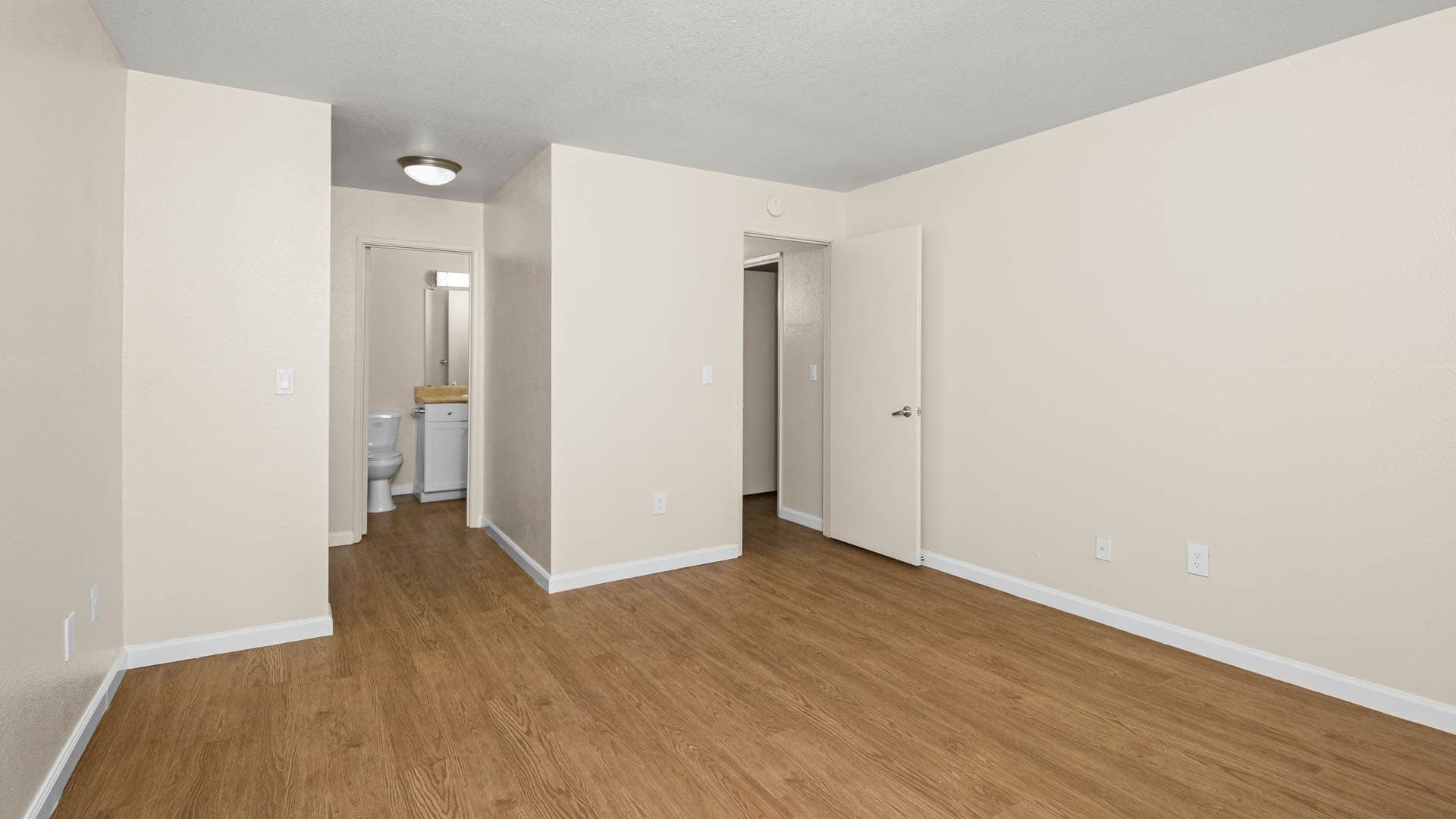 Lantern Cove Apartments 8 of 14