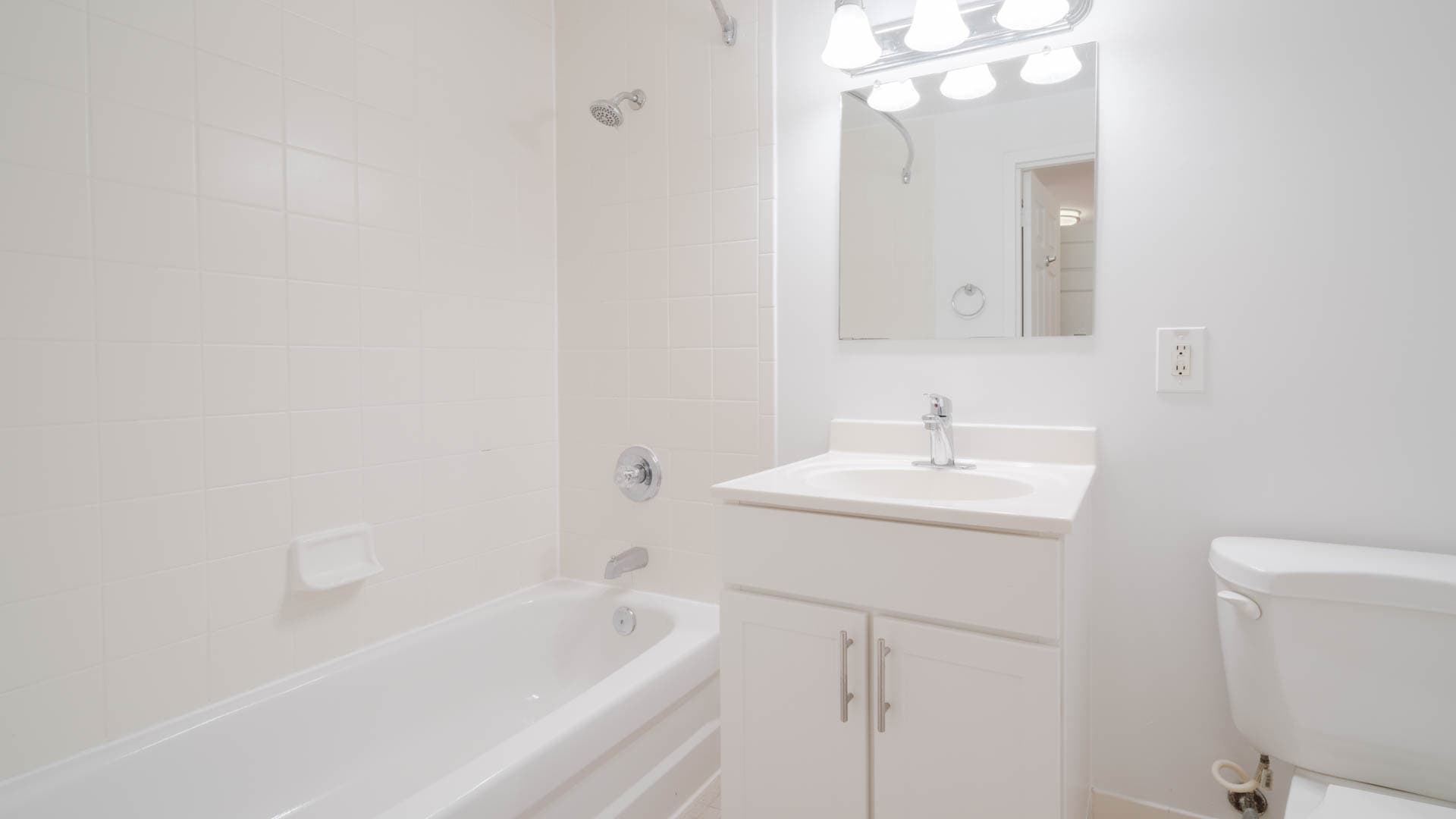 Portside Towers Apartments 2 of 8