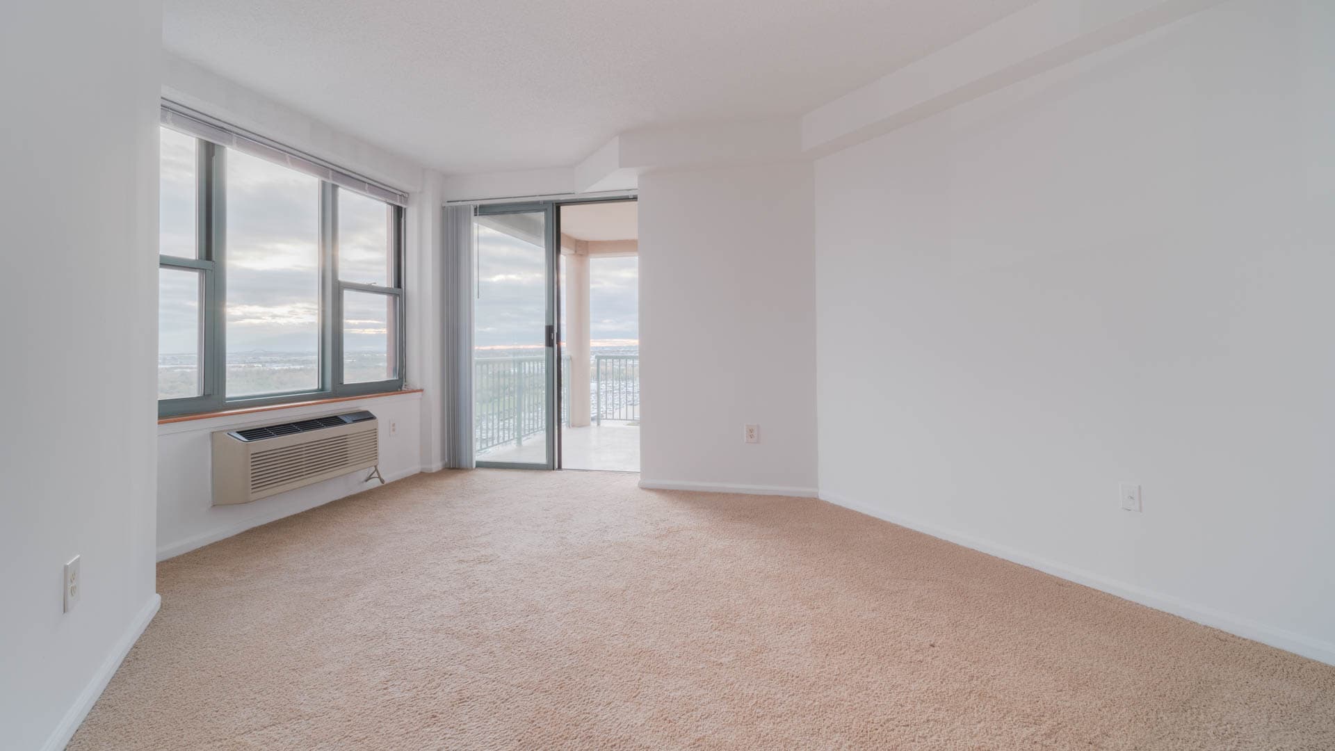 Portside Towers Apartments 4 of 8