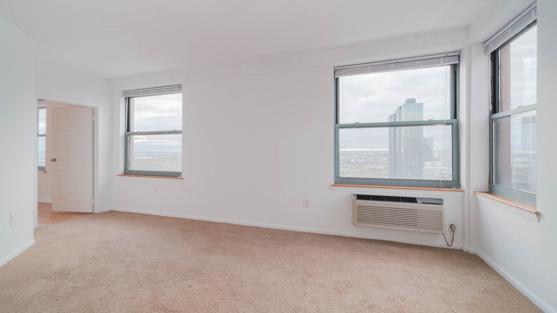 Portside Towers Apartments 5 of 8