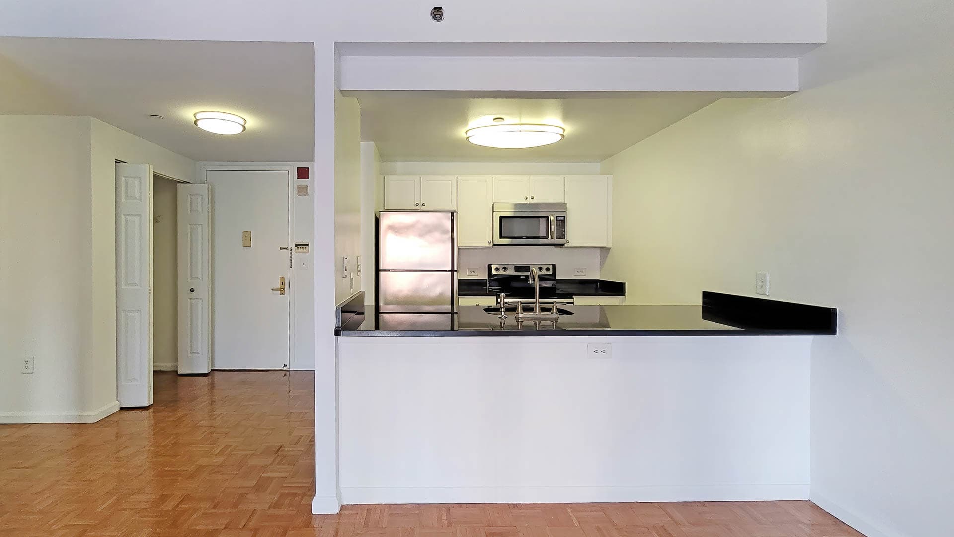 Portside Towers Apartments 4 of 6