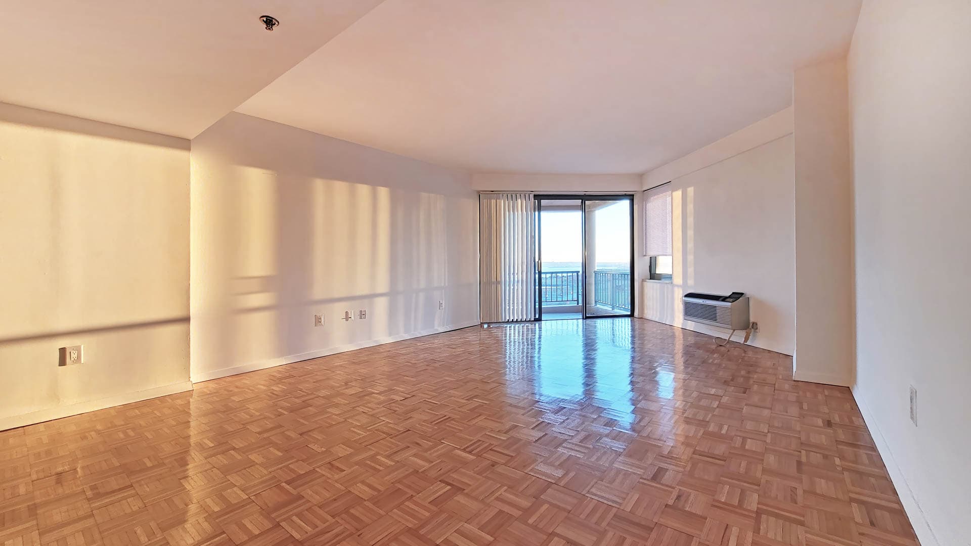 Portside Towers Apartments 5 of 6