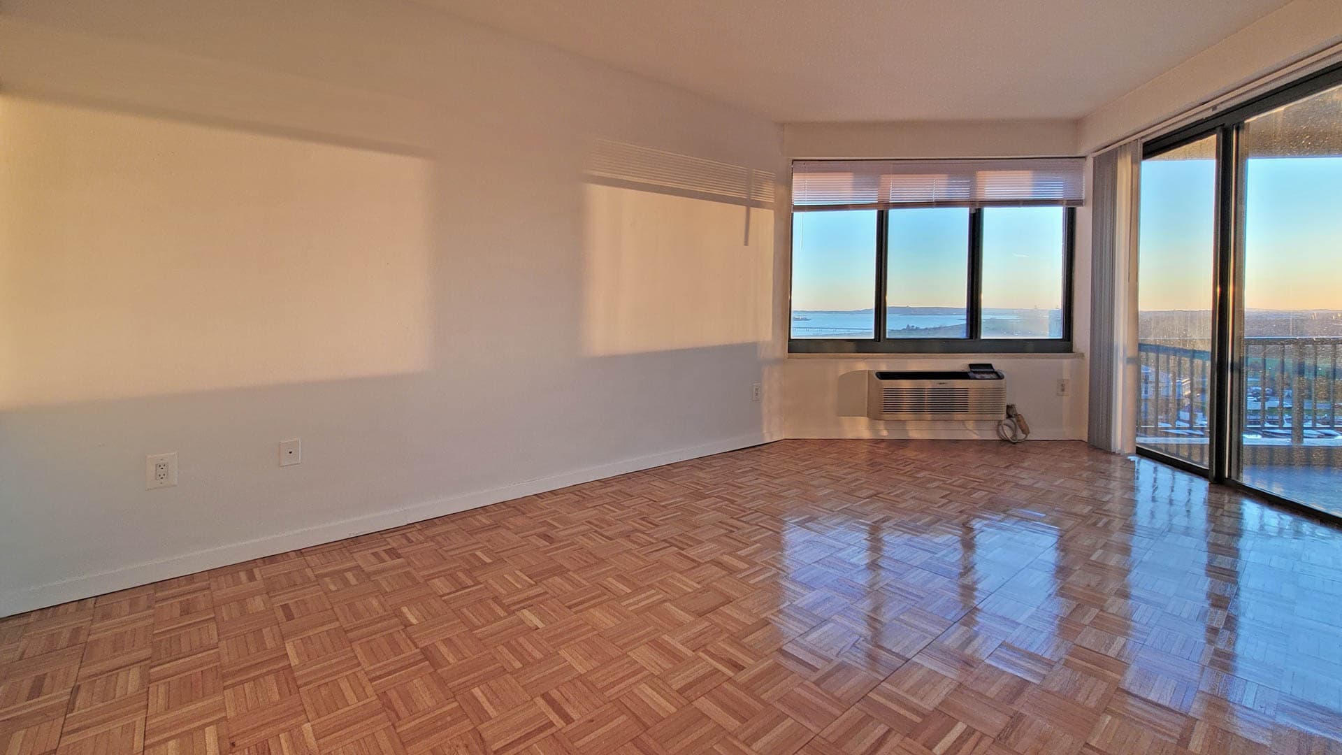 Portside Towers Apartments 3 of 6