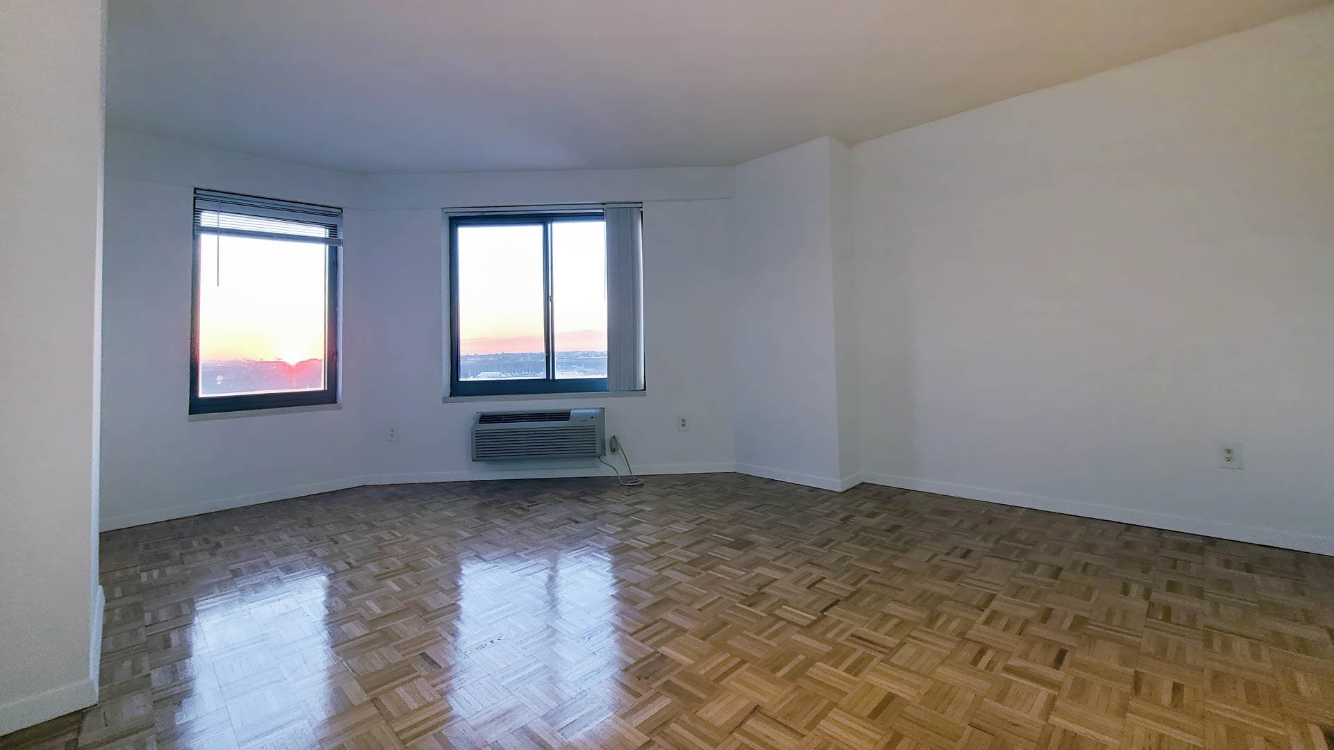 Portside Towers Apartments 5 of 6