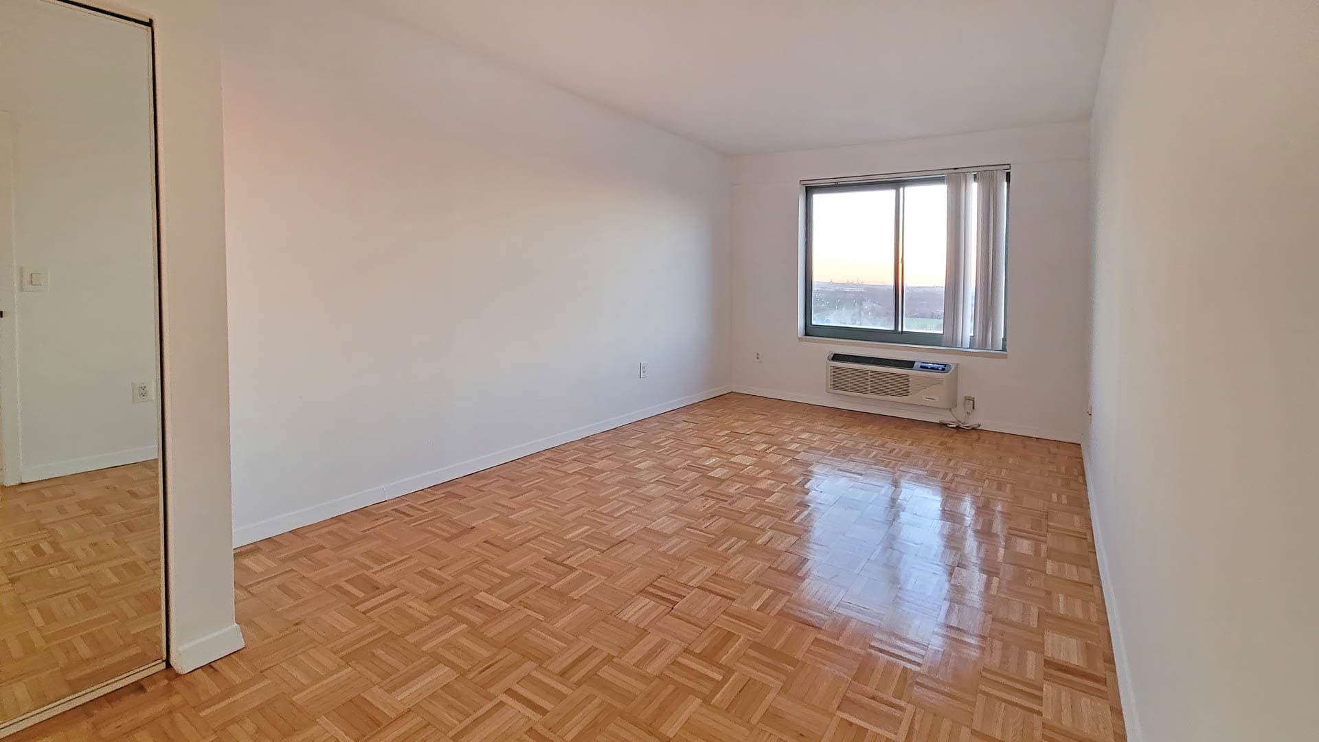 Portside Towers Apartments 2 of 6