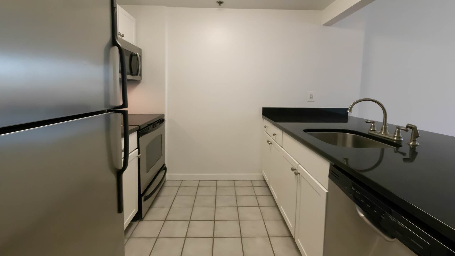 Portside Towers Apartments 6 of 8