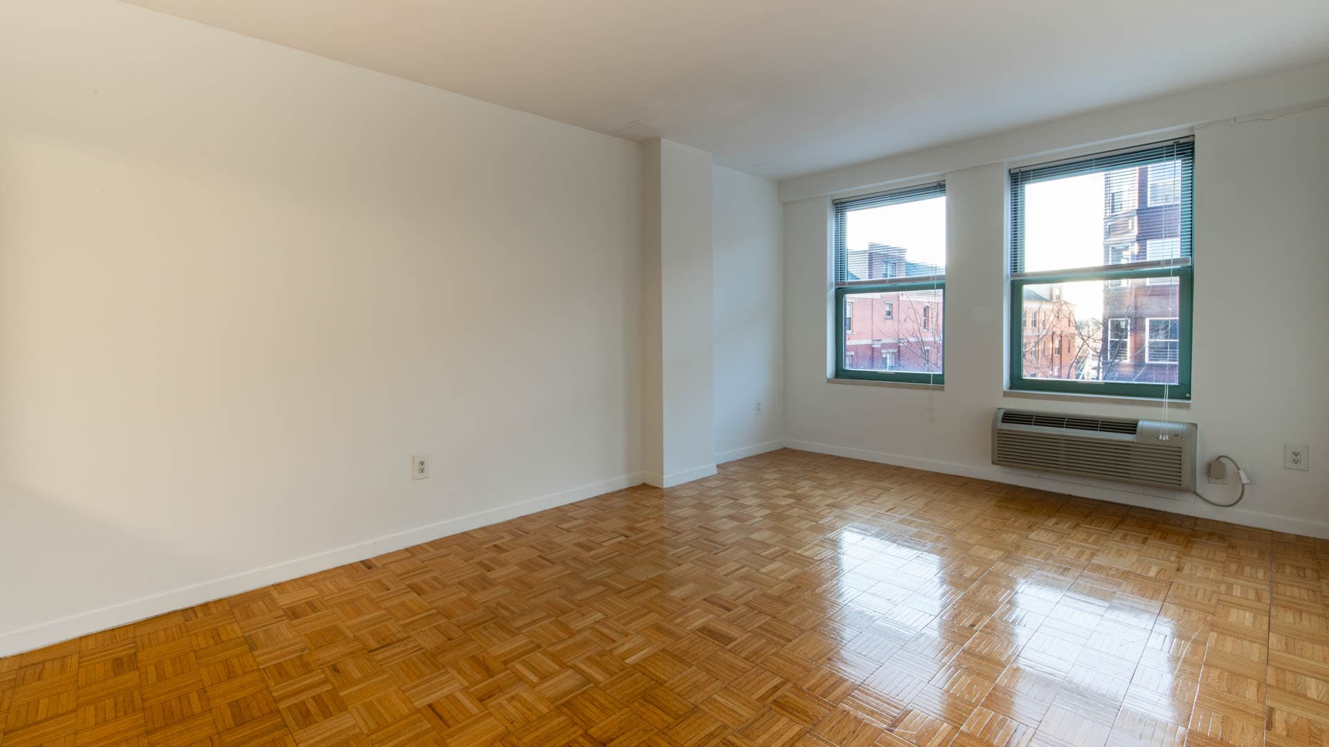 Portside Towers Apartments 3 of 8