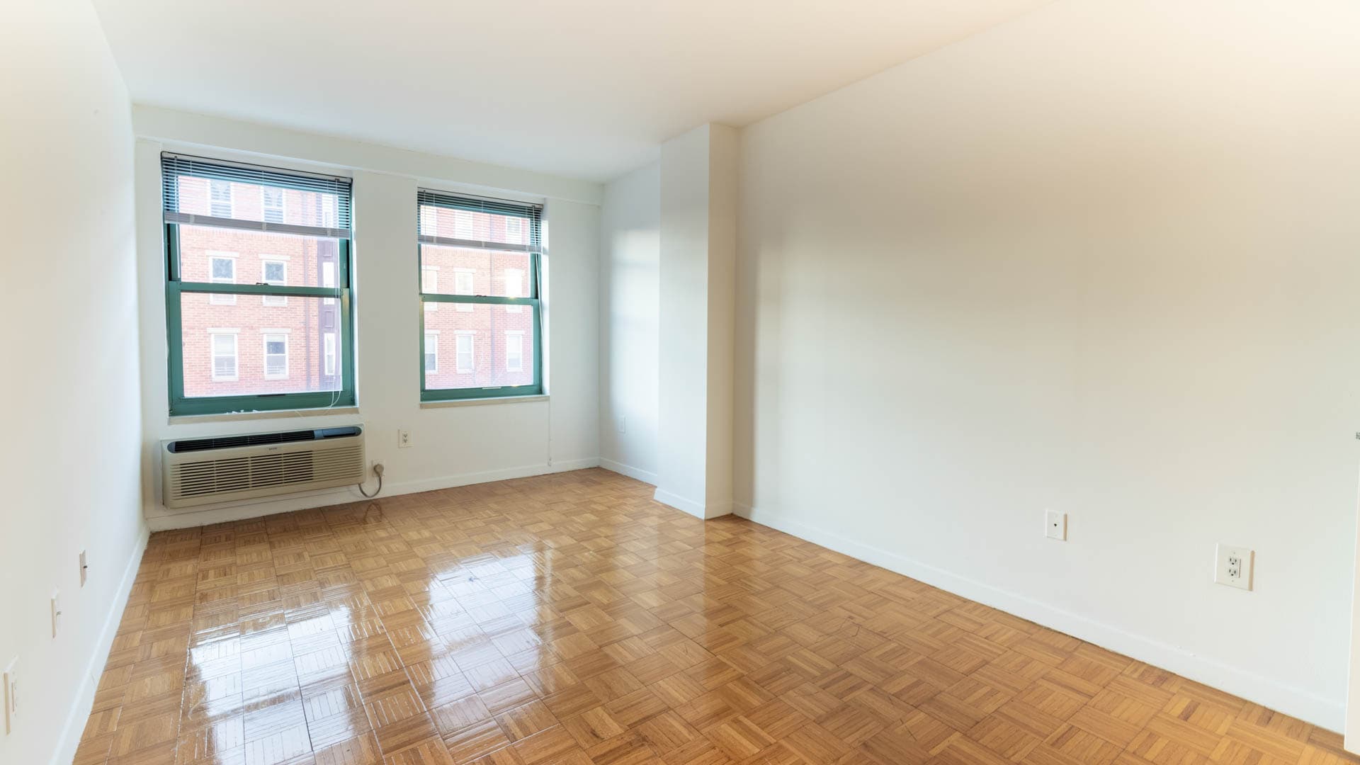 Portside Towers Apartments 5 of 8