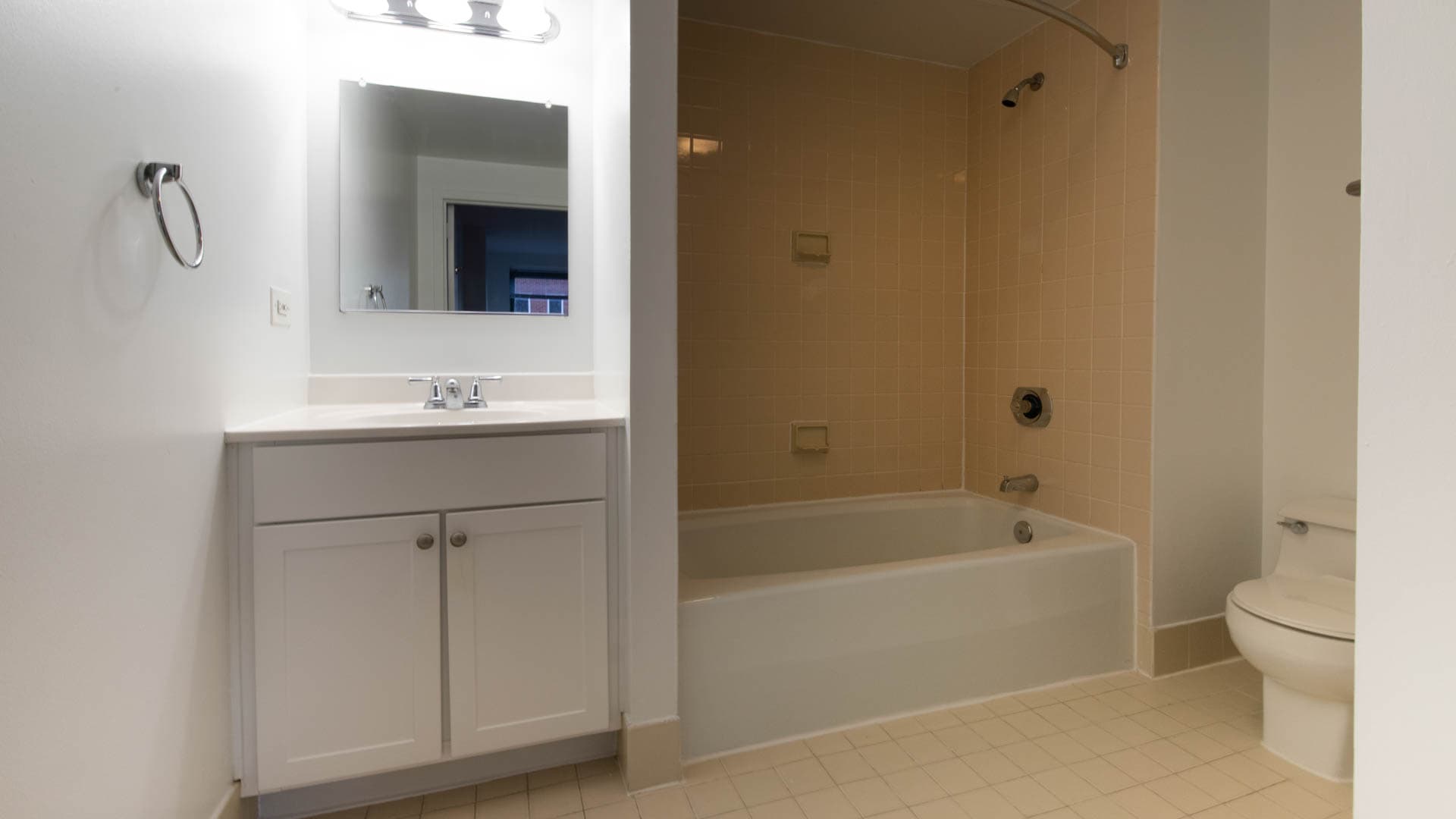 Portside Towers Apartments 2 of 8