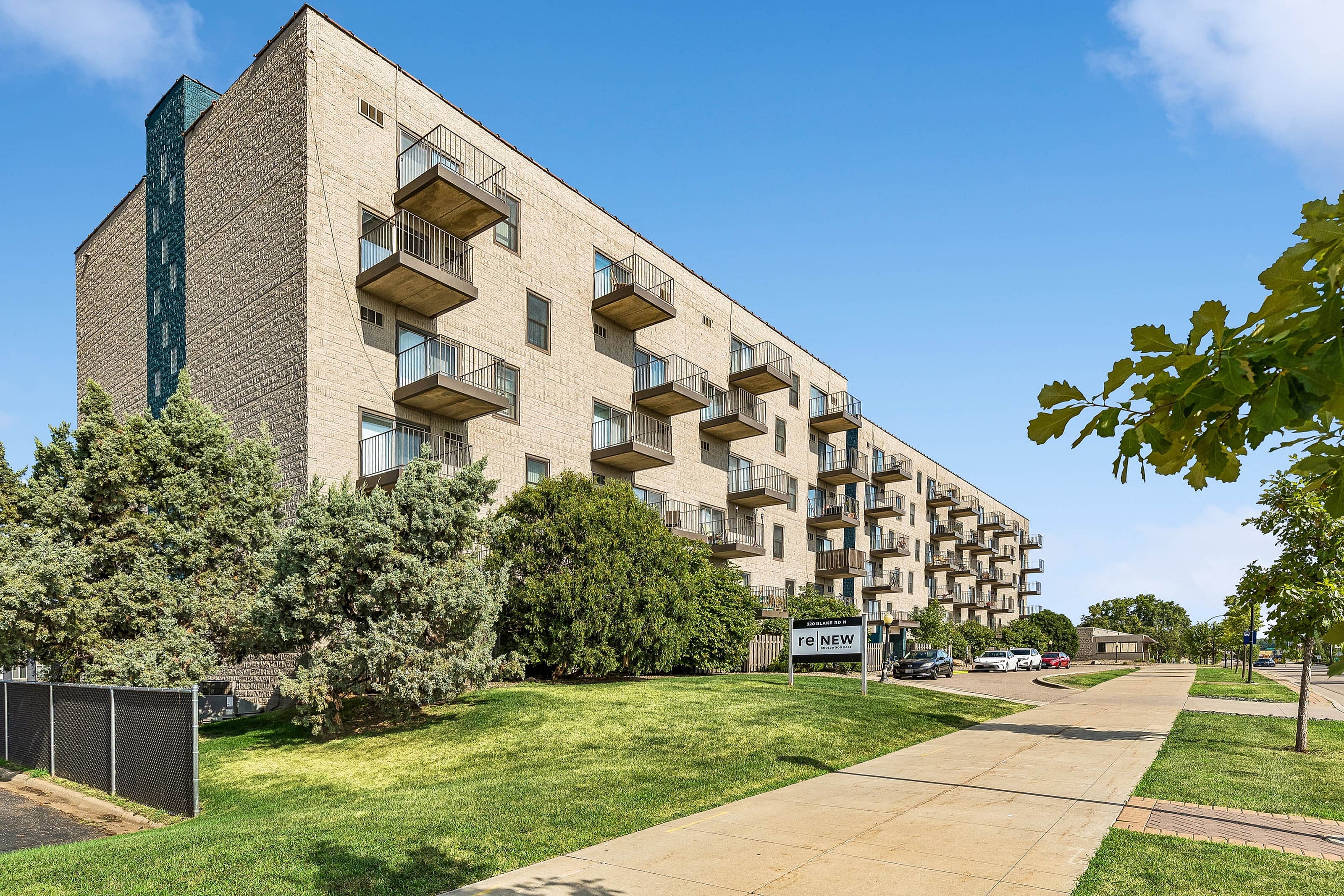 ReNew Knollwood 1 of 4