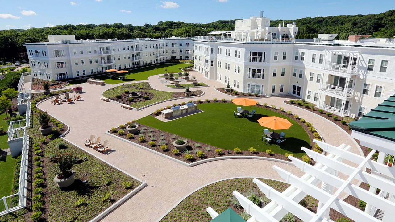 The Shipyard at Port Jefferson Harbor Apartments 5 of 8