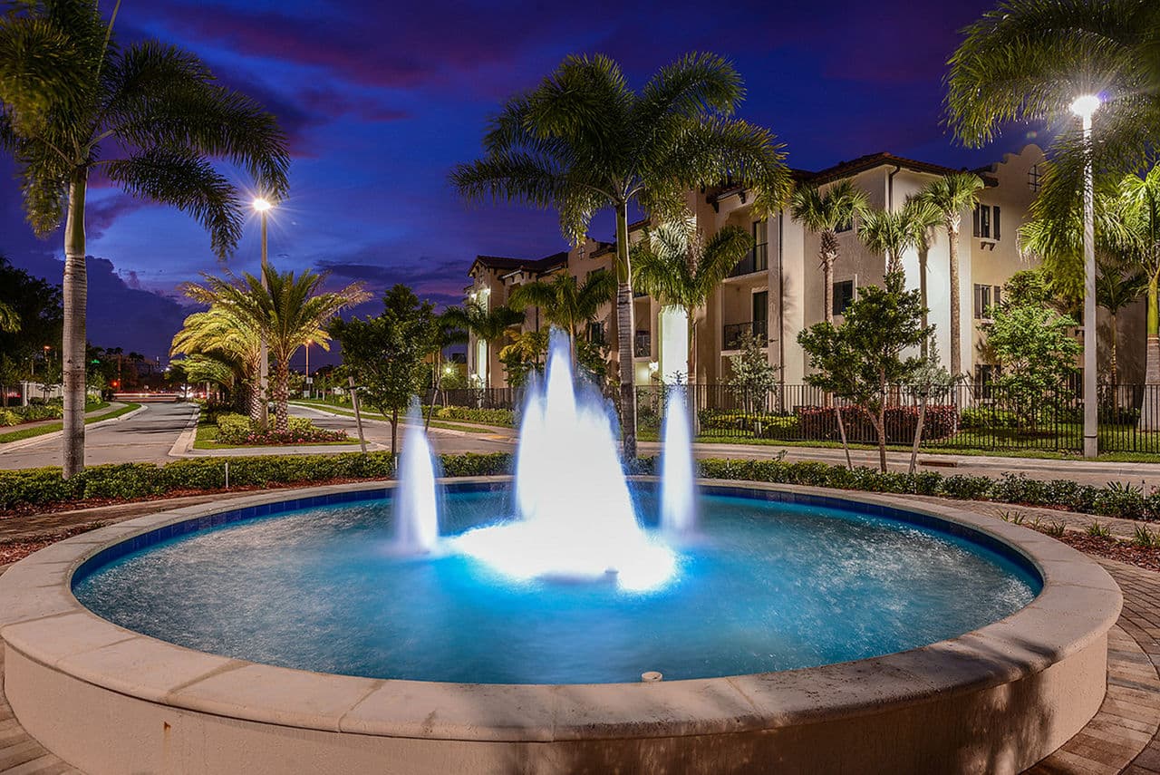 Celebration Pointe 5 of 37