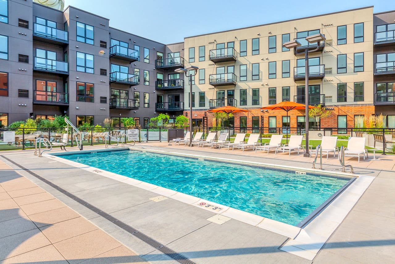 Avidor Glenview 1 of 8