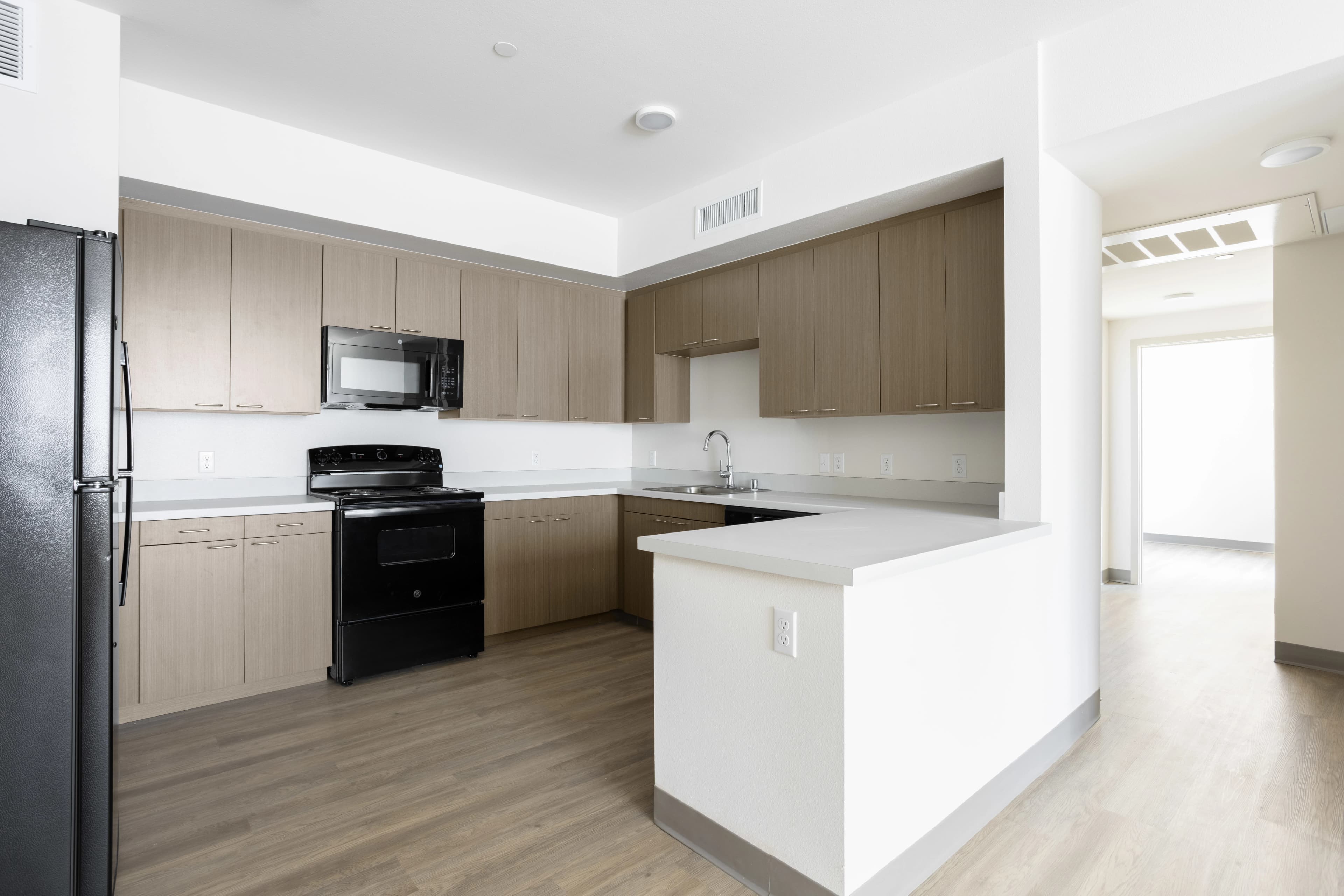 Lakeland Apartments 7 of 8