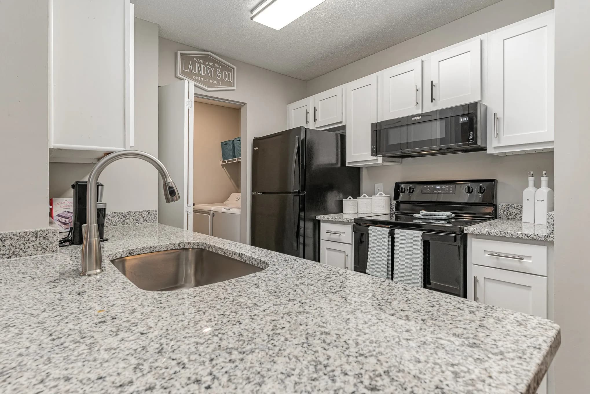 Litchfield Oaks Apartments 2 of 6