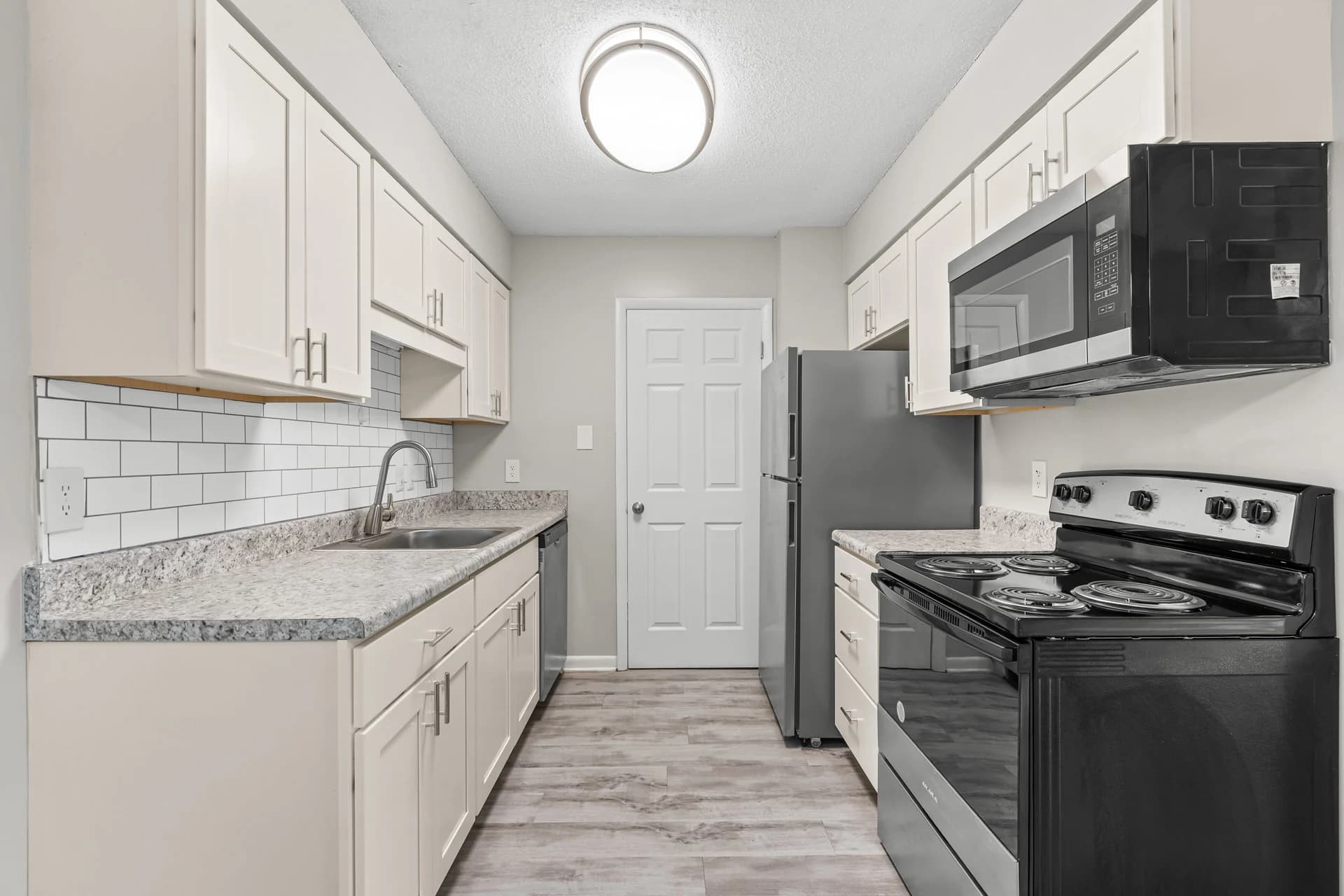 Woodland Creek Townhomes and Apartments 2 of 8