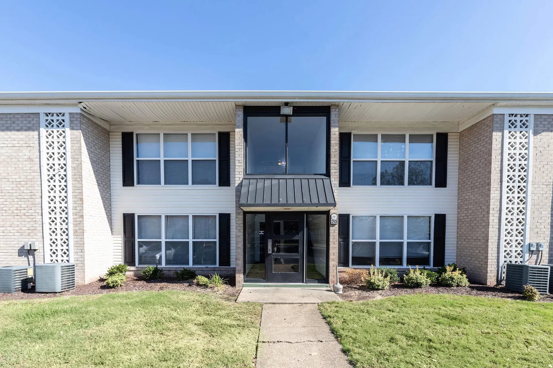 Newport Landing Apartments 1 of 9