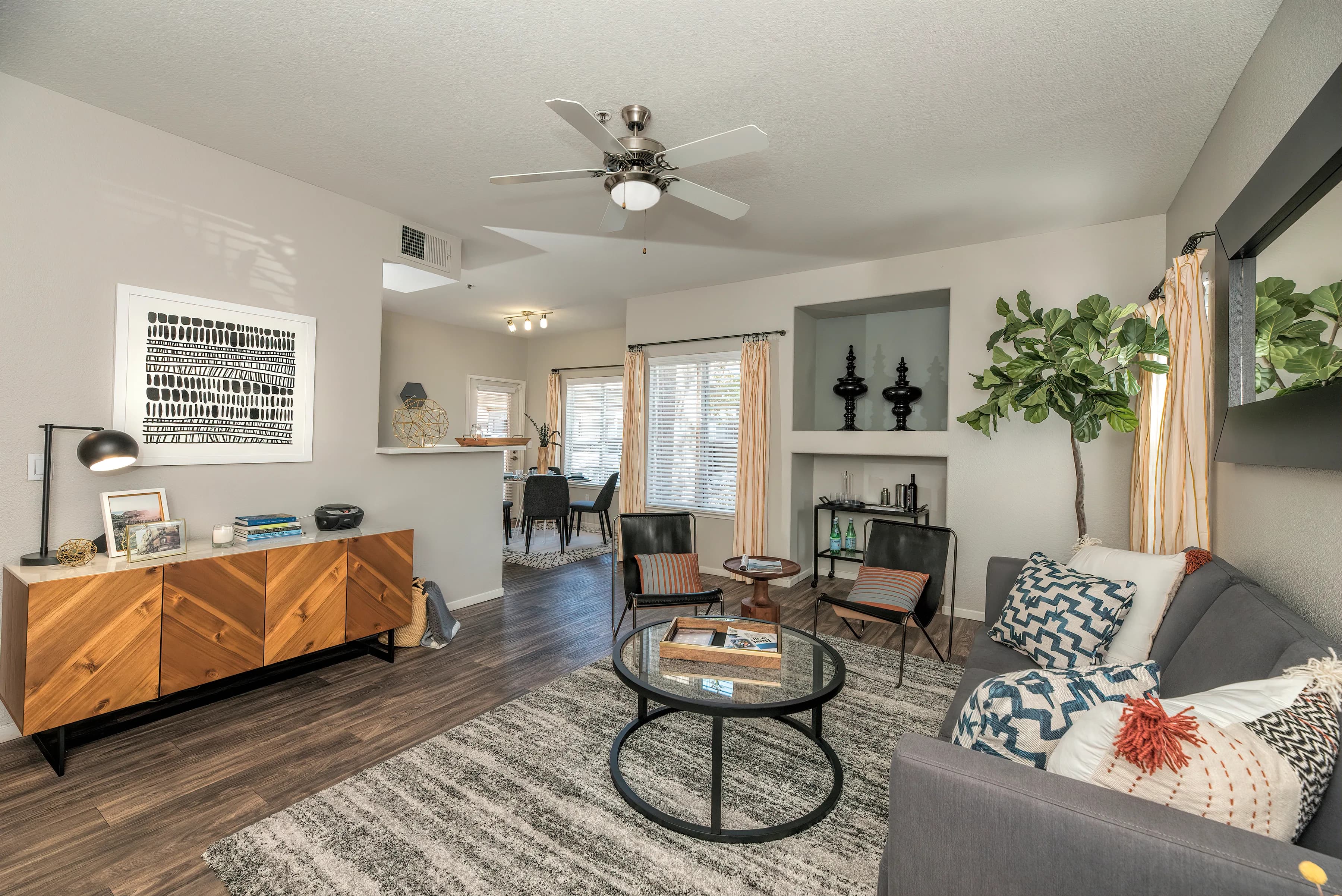 Somerfield at Lakeside Apartments 2 of 3