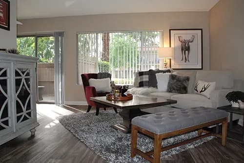 Monte Vista Apartment Homes 1 of 2