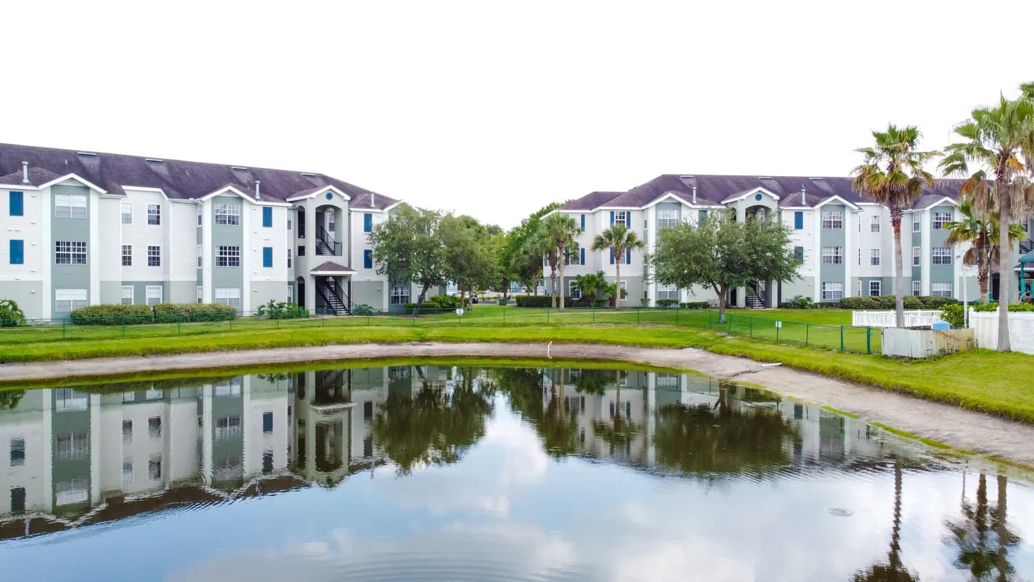 Waterford Pointe Apartments 3 of 3