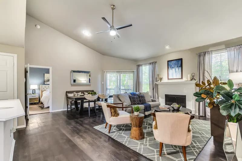 Waterford Pointe Apartments 2 of 3
