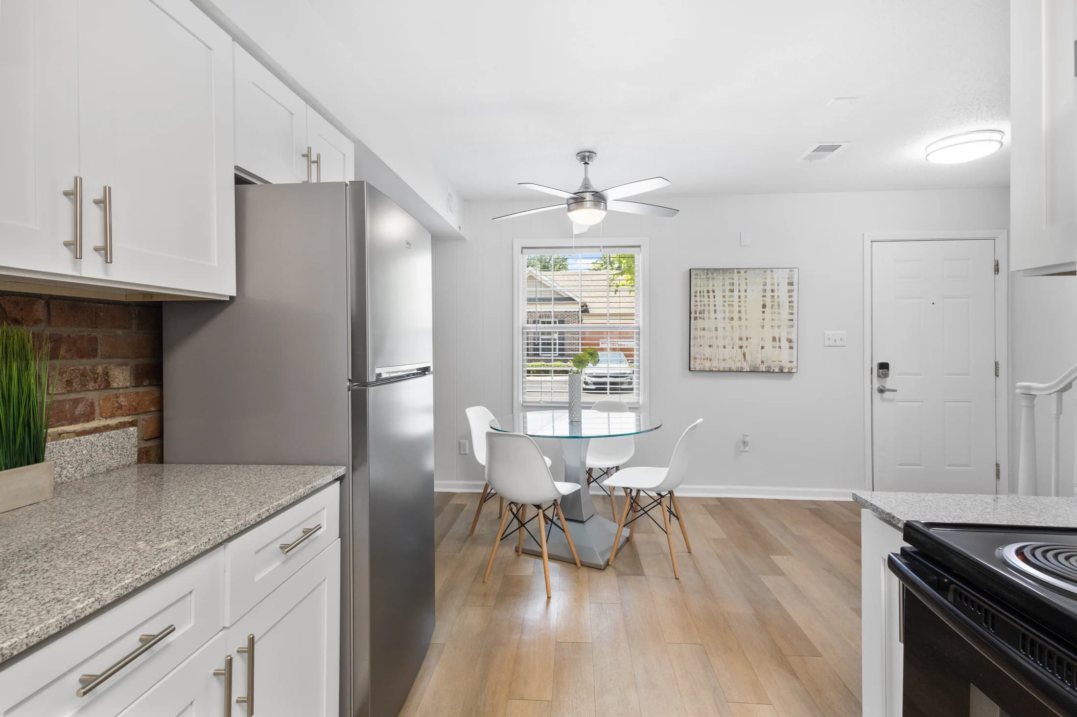 Monon Living 3 of 109