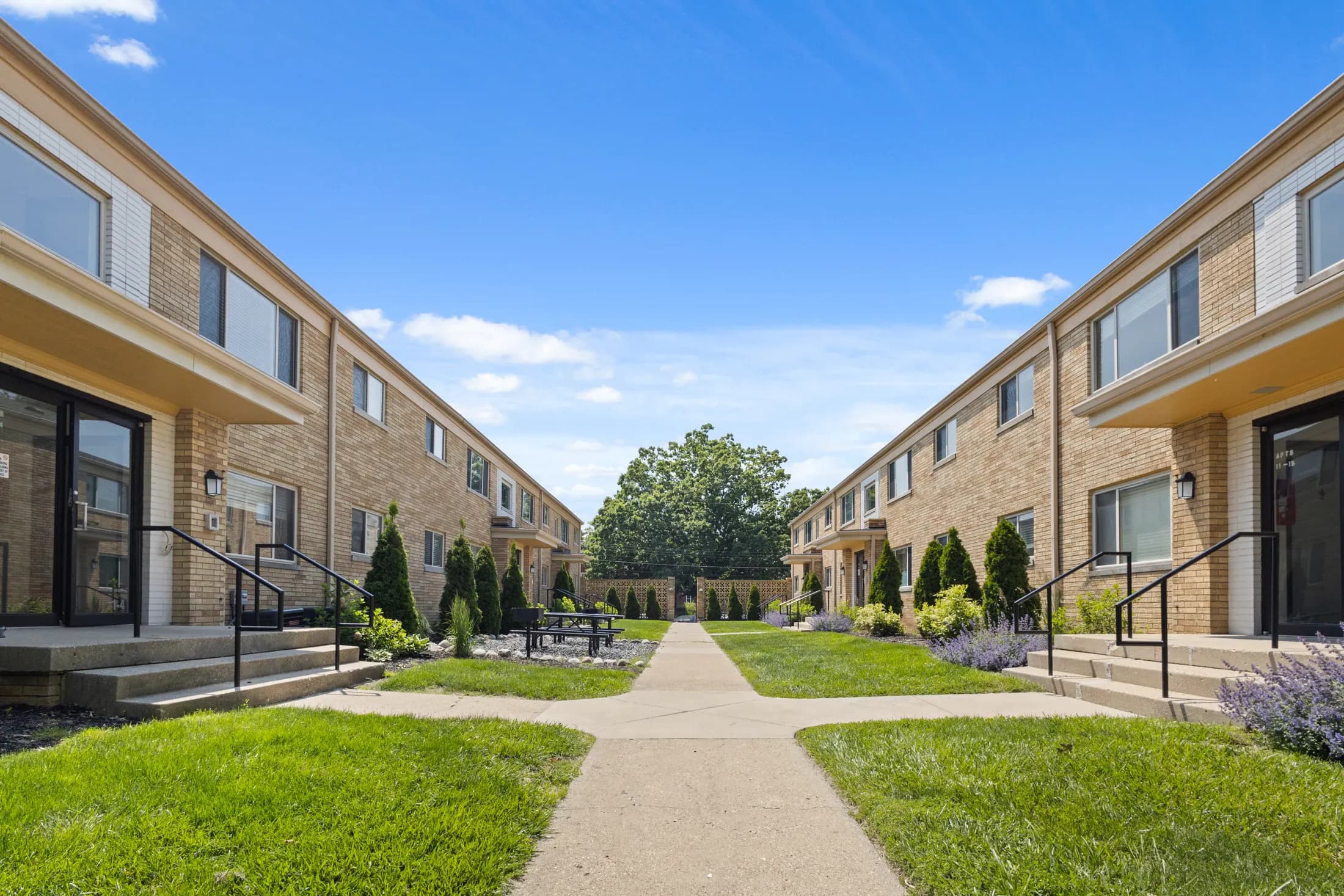 Monon Living 94 of 109