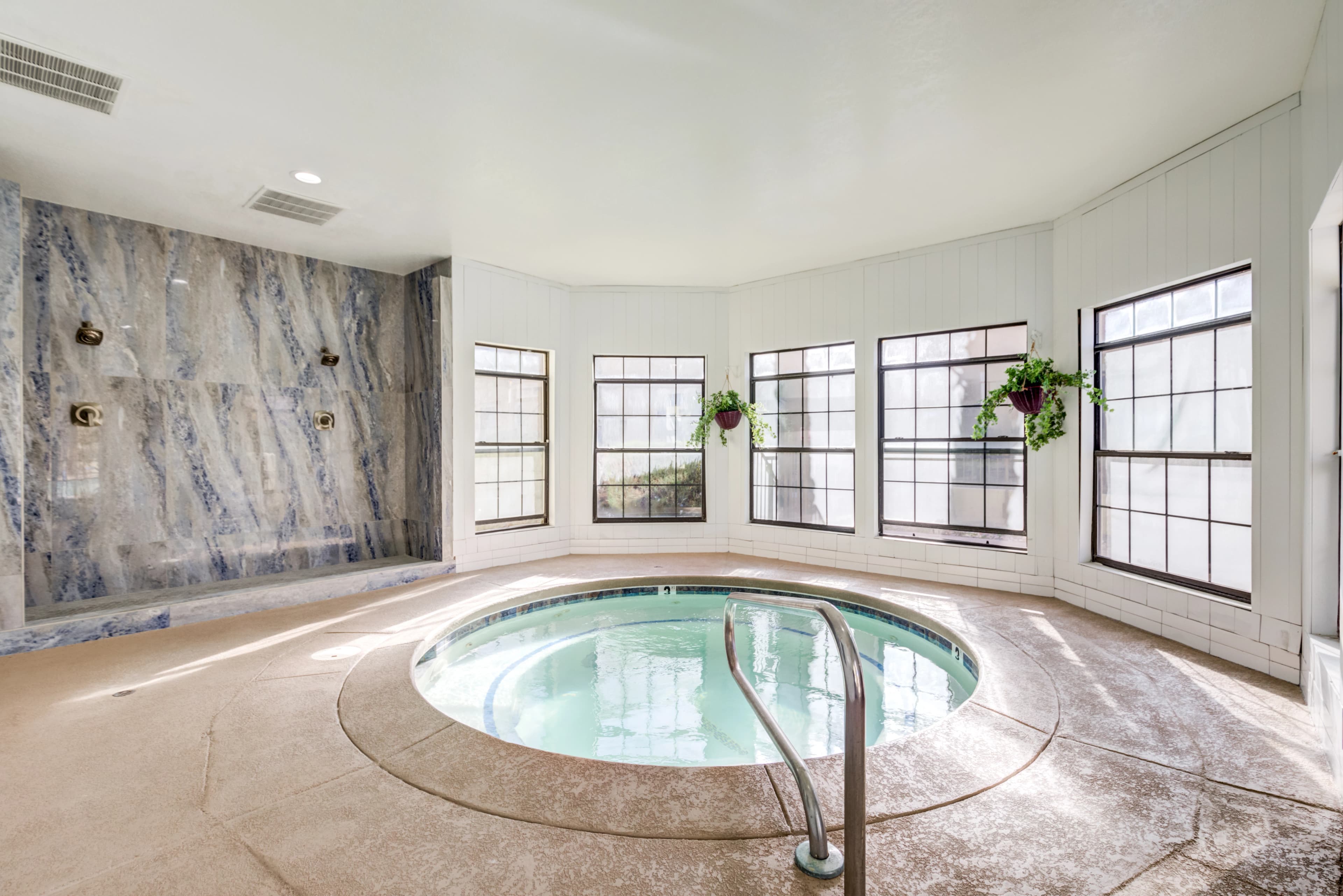 Gramercy Parc Senior Apartments 3 of 12
