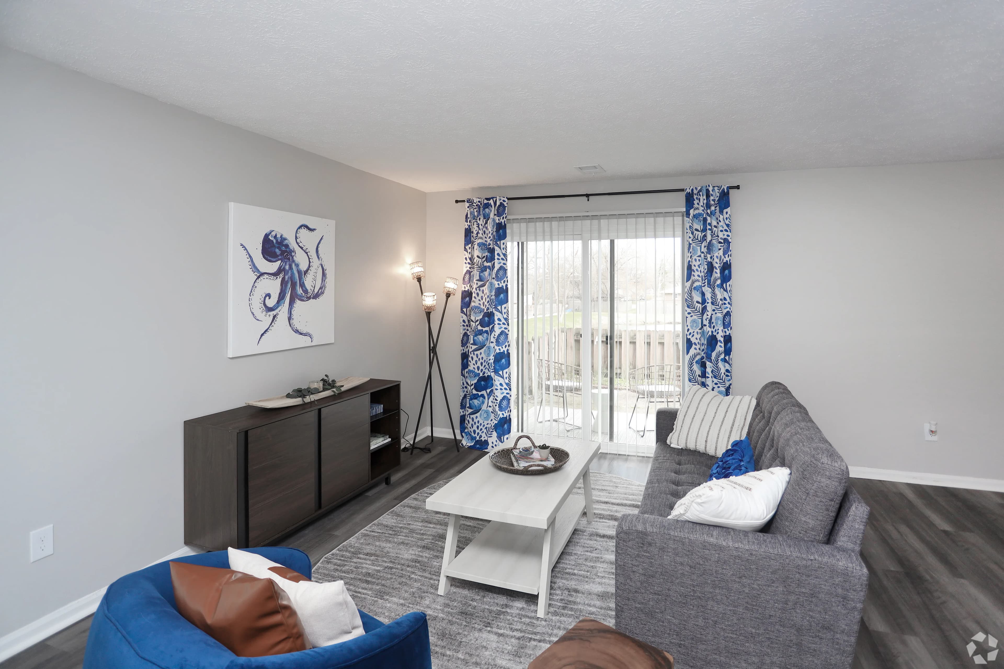 Meridian Court South 9 of 10