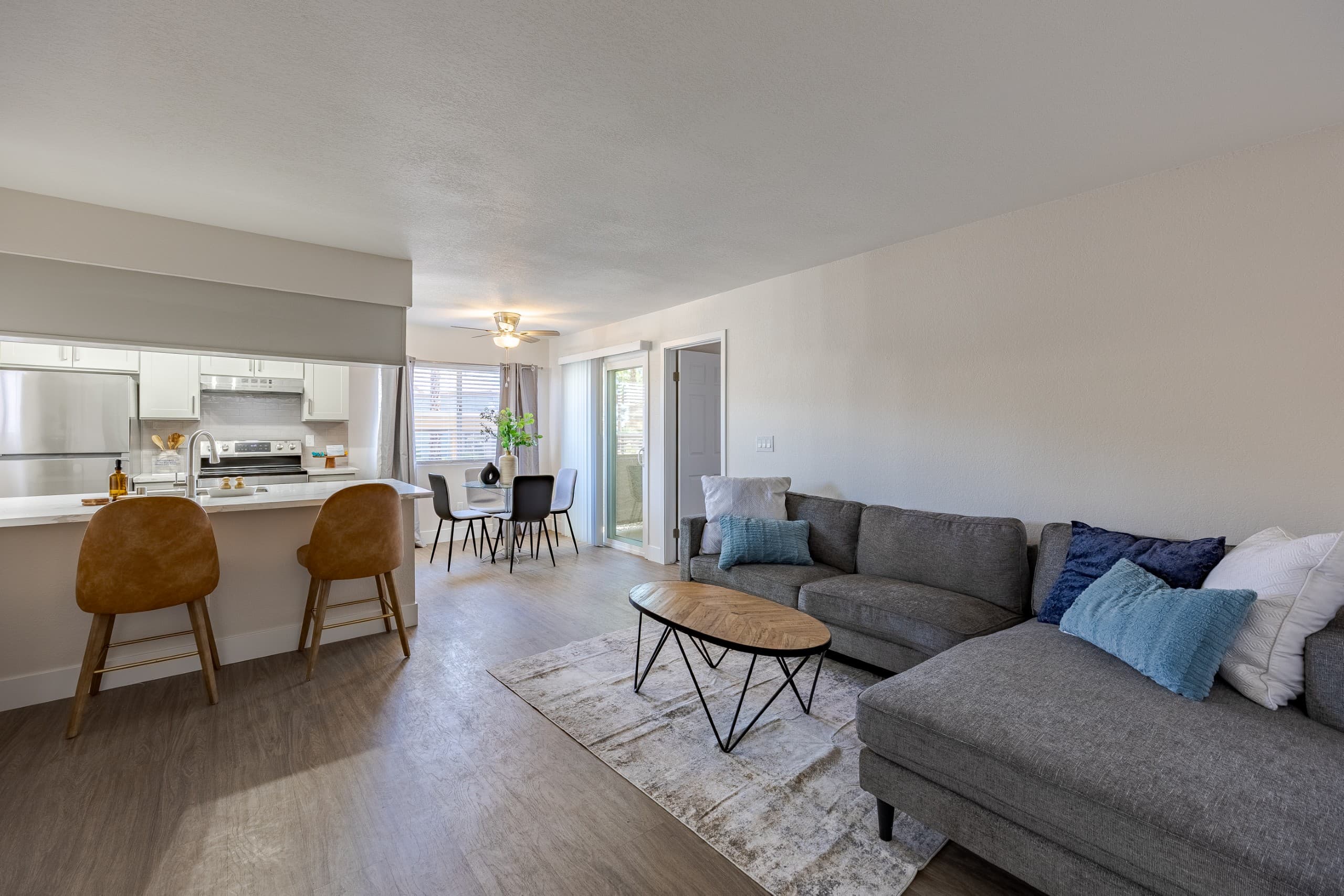 Sunset Winds Apartments 1 of 6