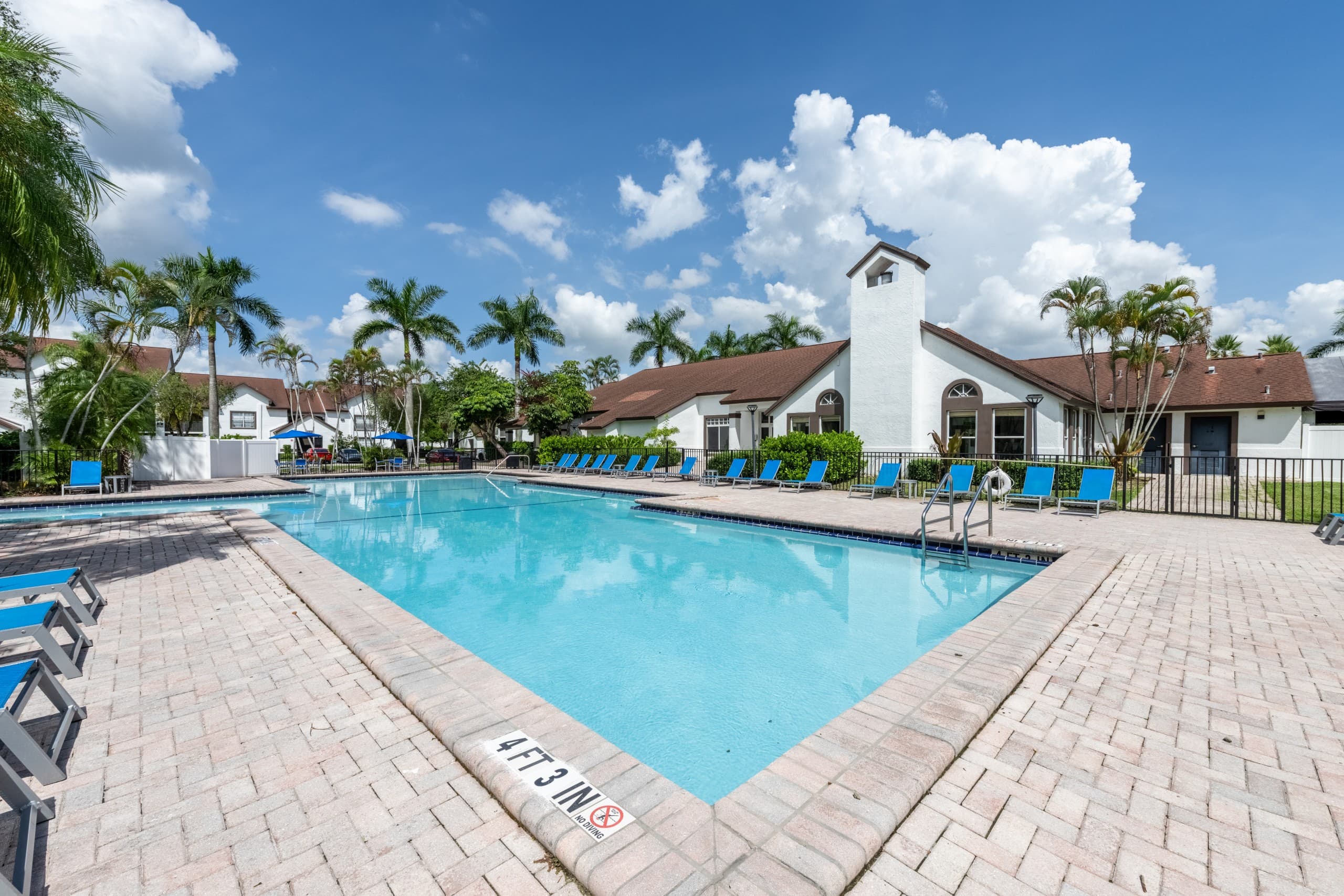 The Landings at Pembroke Lakes 2 of 14