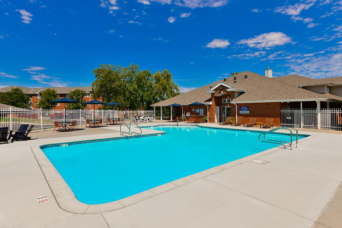 Lakeside Village Apartment Homes 10 of 11