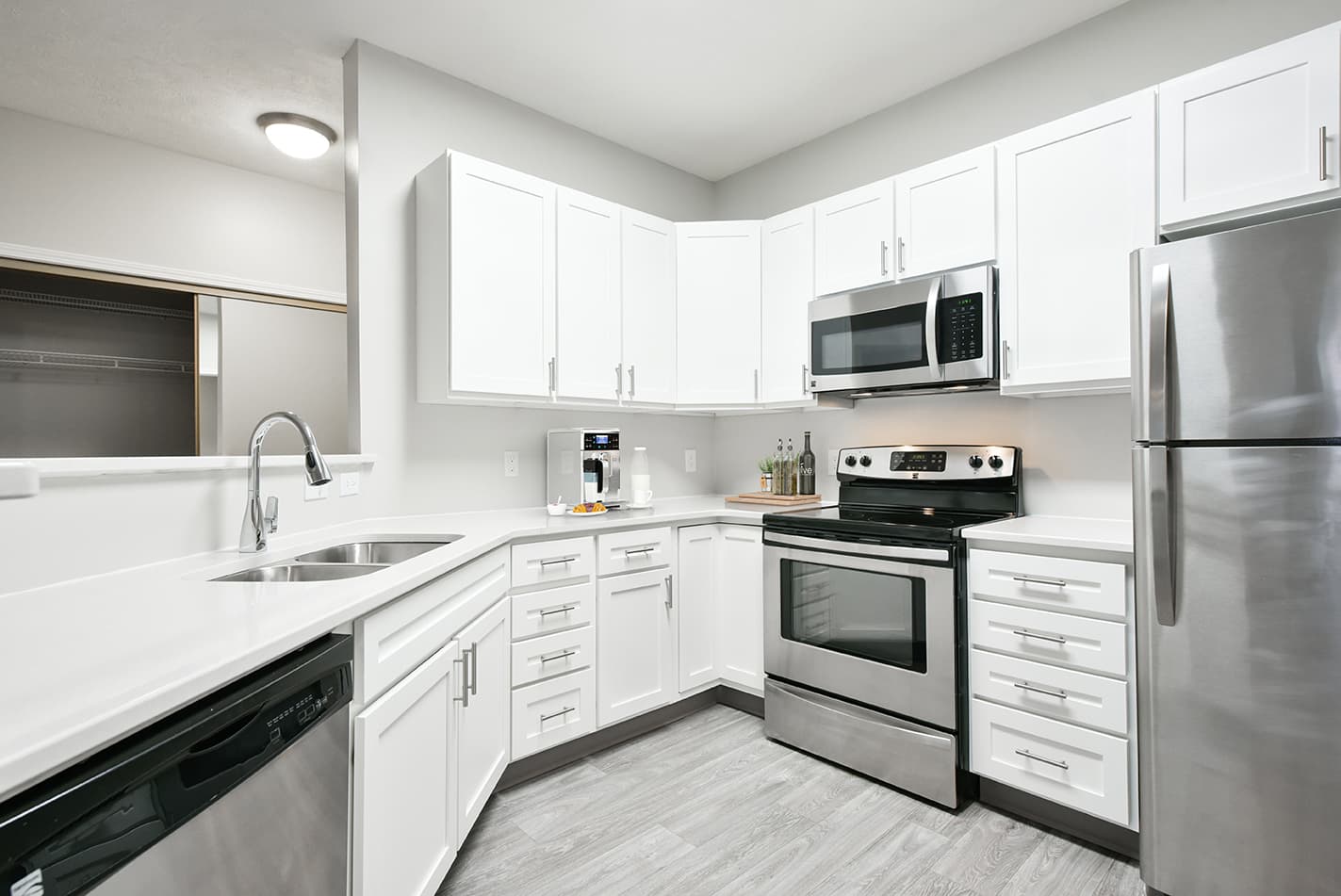 Lakeside Village Apartment Homes 4 of 11